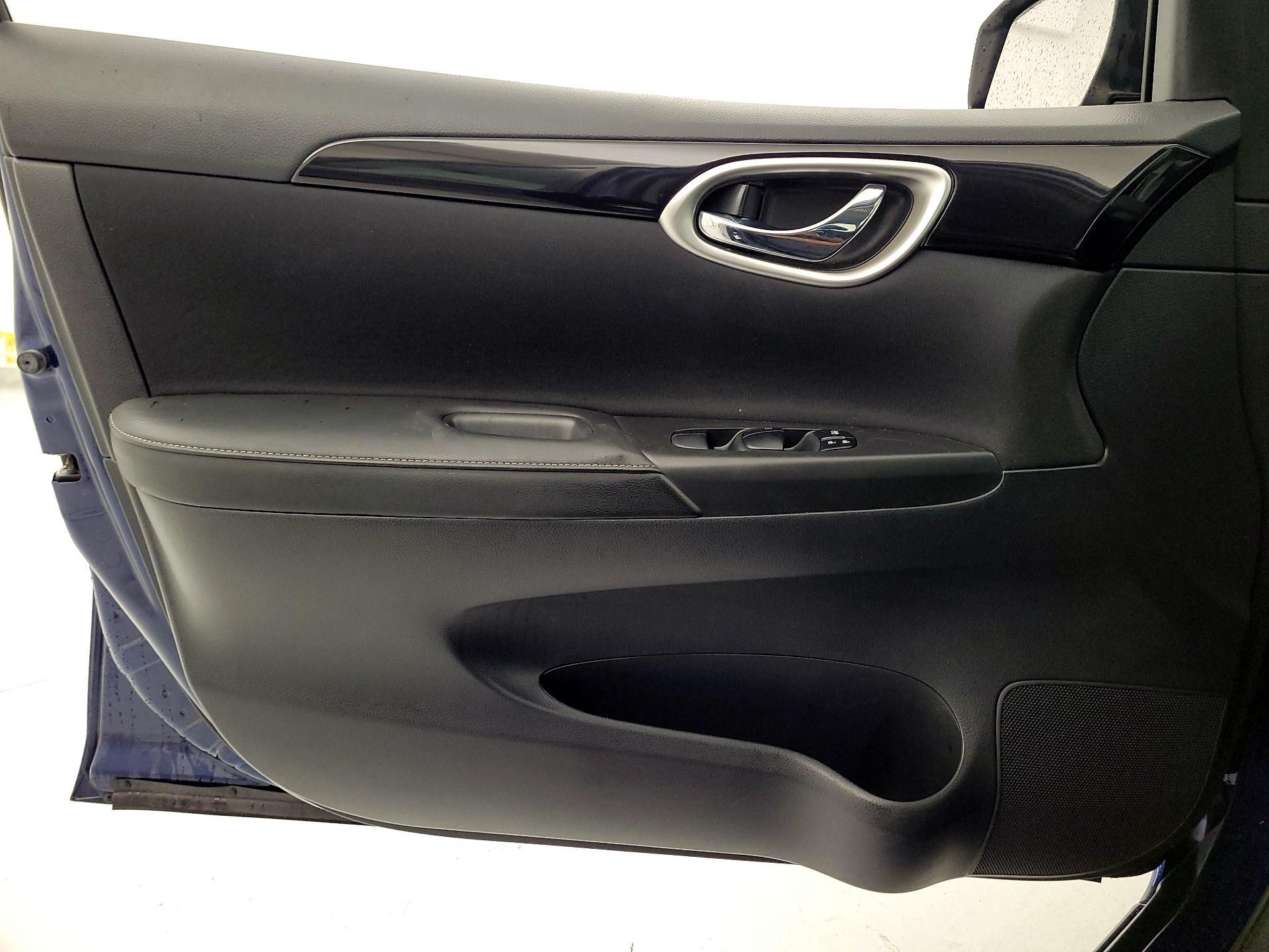 Thumbnail: 2019 Nissan Sentra - 12