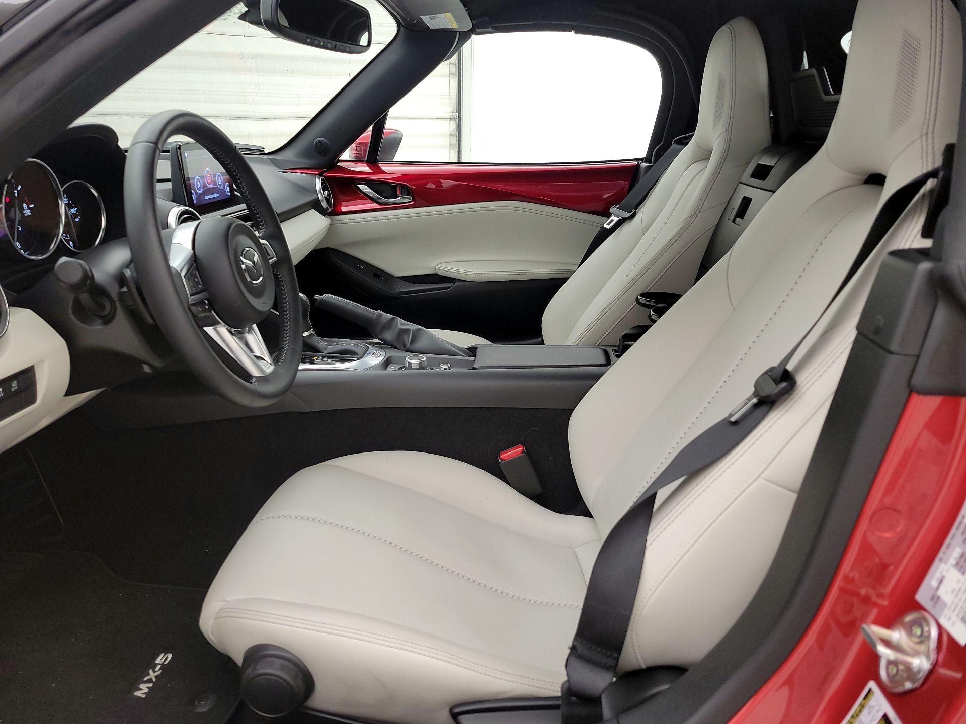 Thumbnail: 2021 Mazda MX-5 Miata - 11