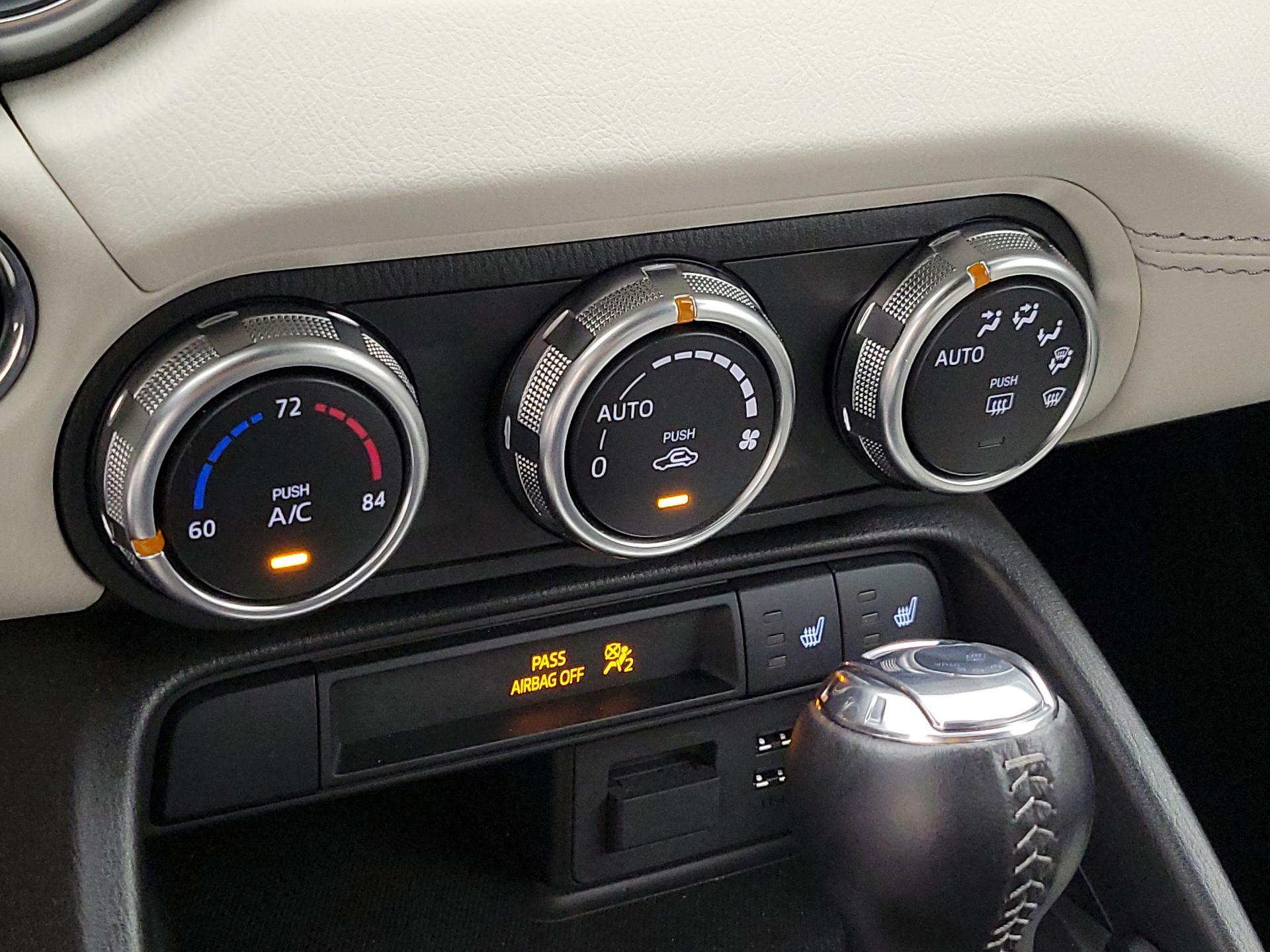 Thumbnail: 2021 Mazda MX-5 Miata - 16