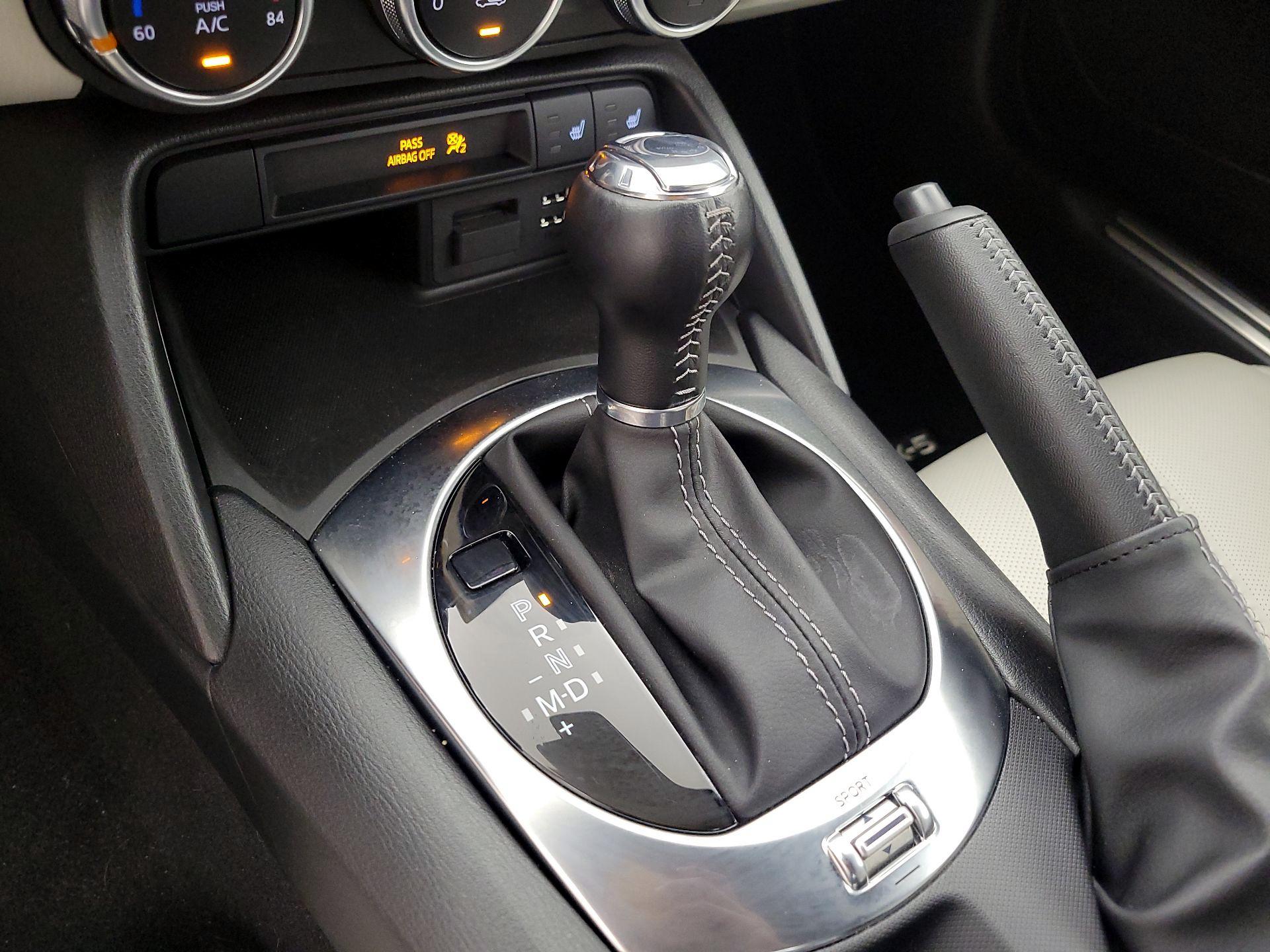 Thumbnail: 2021 Mazda MX-5 Miata - 17