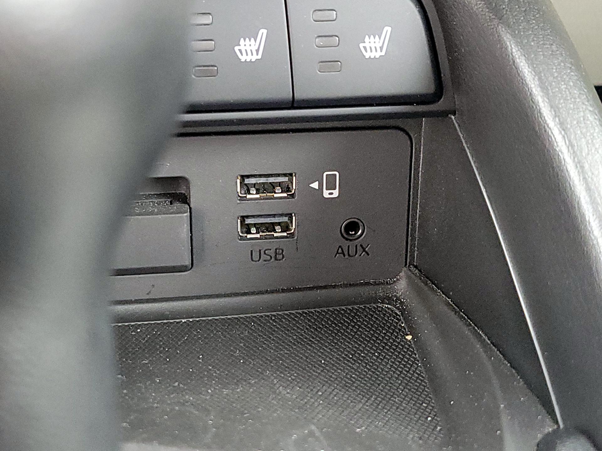 Thumbnail: 2021 Mazda MX-5 Miata - 18