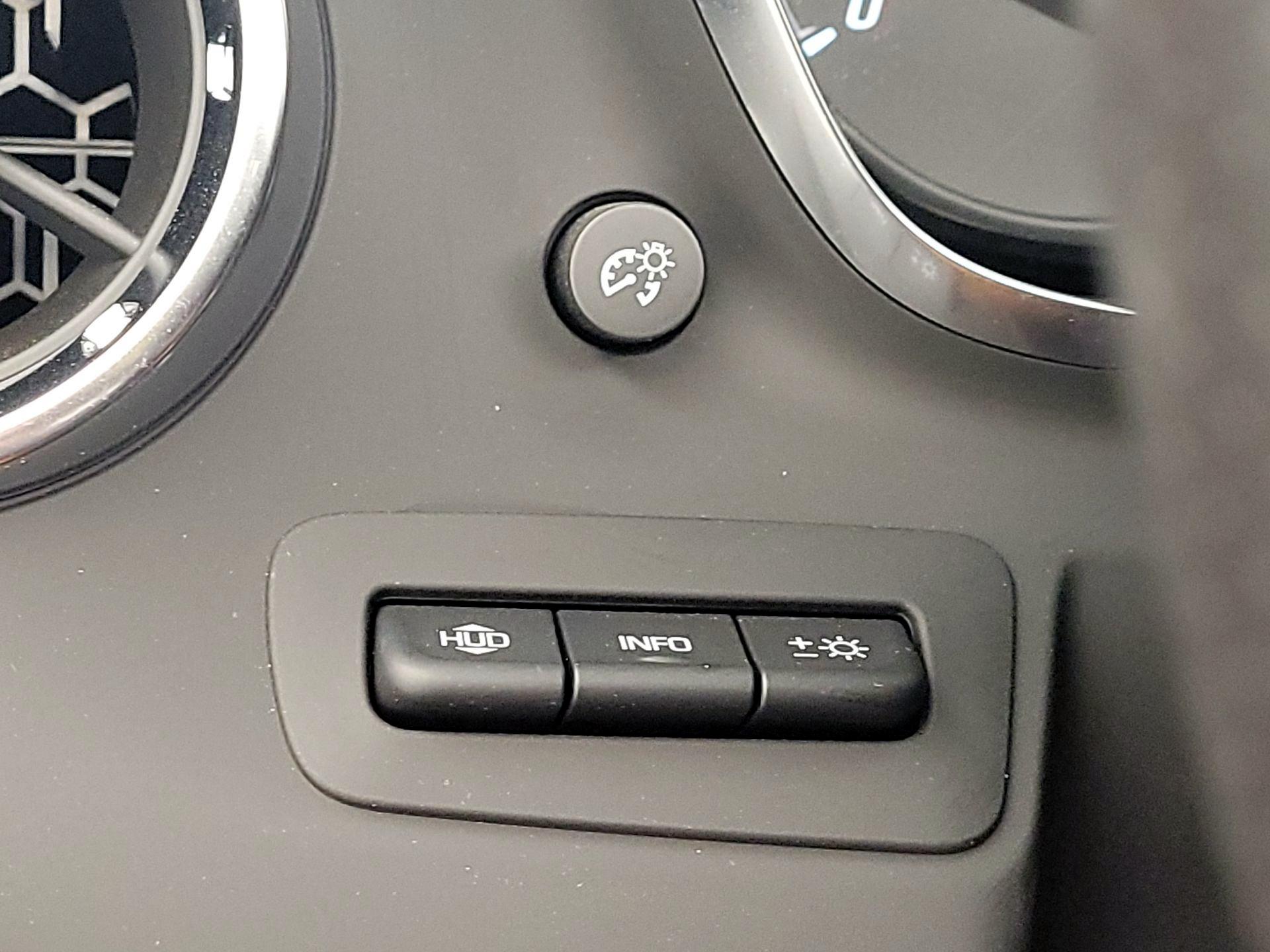 Thumbnail: 2021 Chevrolet Camaro - 13