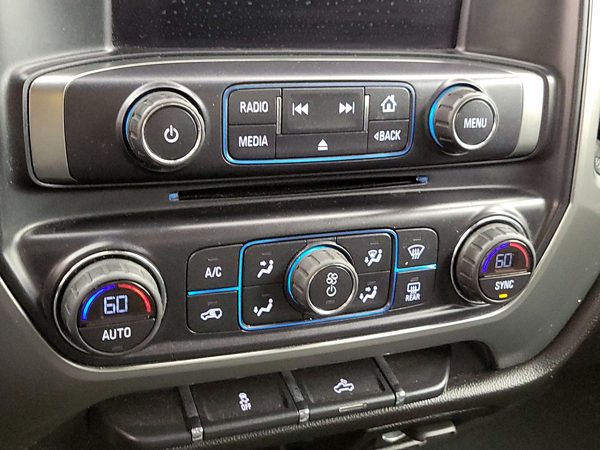 Thumbnail: 2015 Chevrolet Silverado 1500 - 16