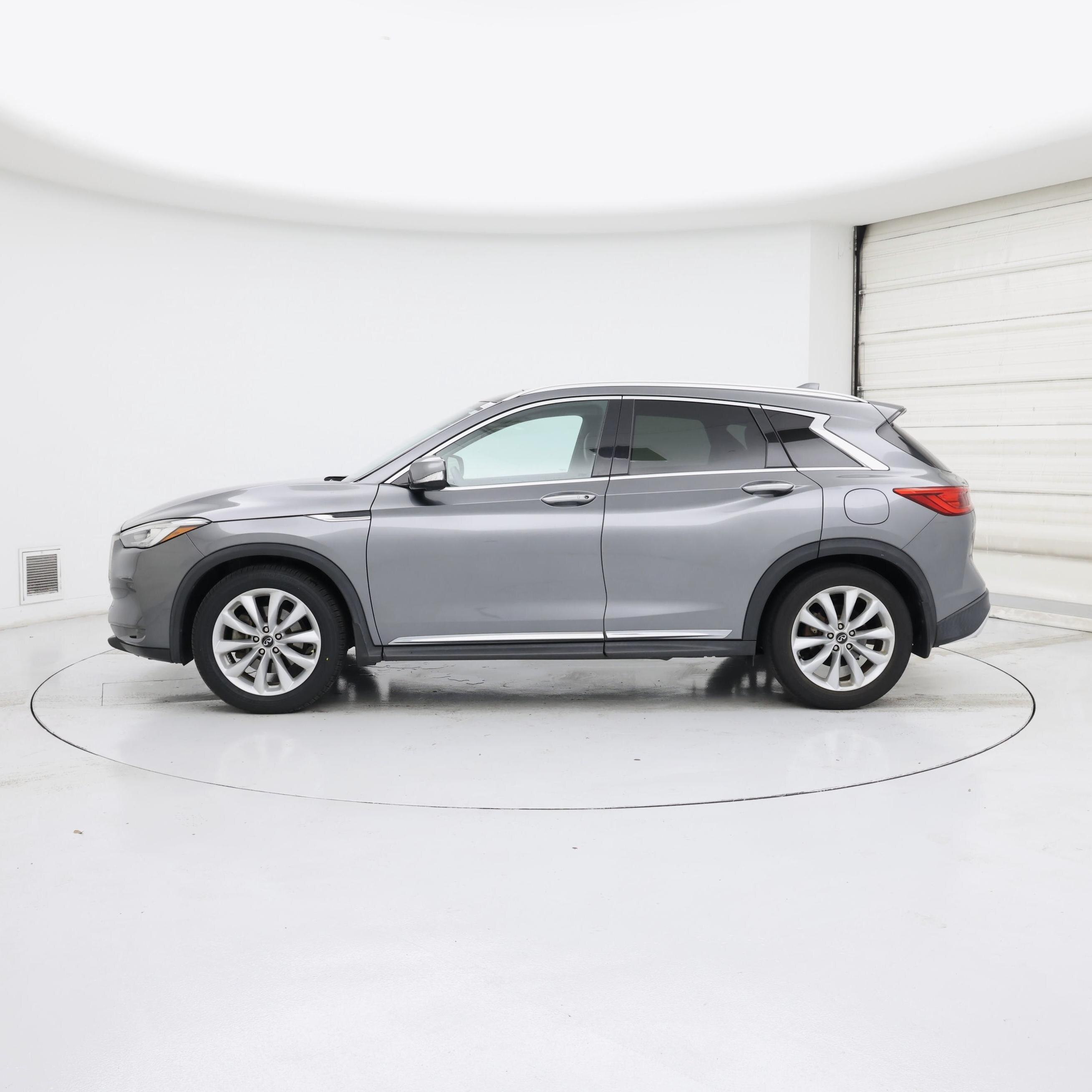 Thumbnail: 2019 INFINITI QX50 - 3