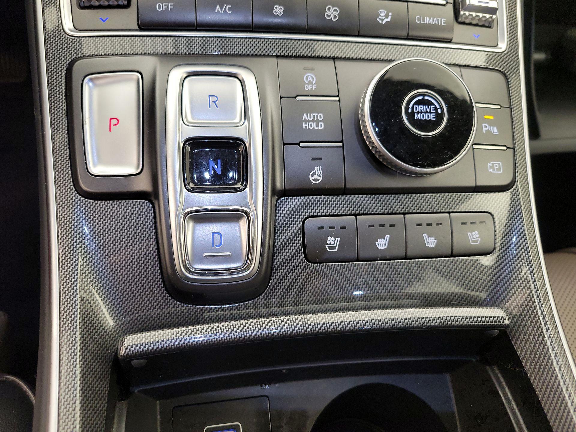 Thumbnail: 2022 Hyundai Santa Fe - 16