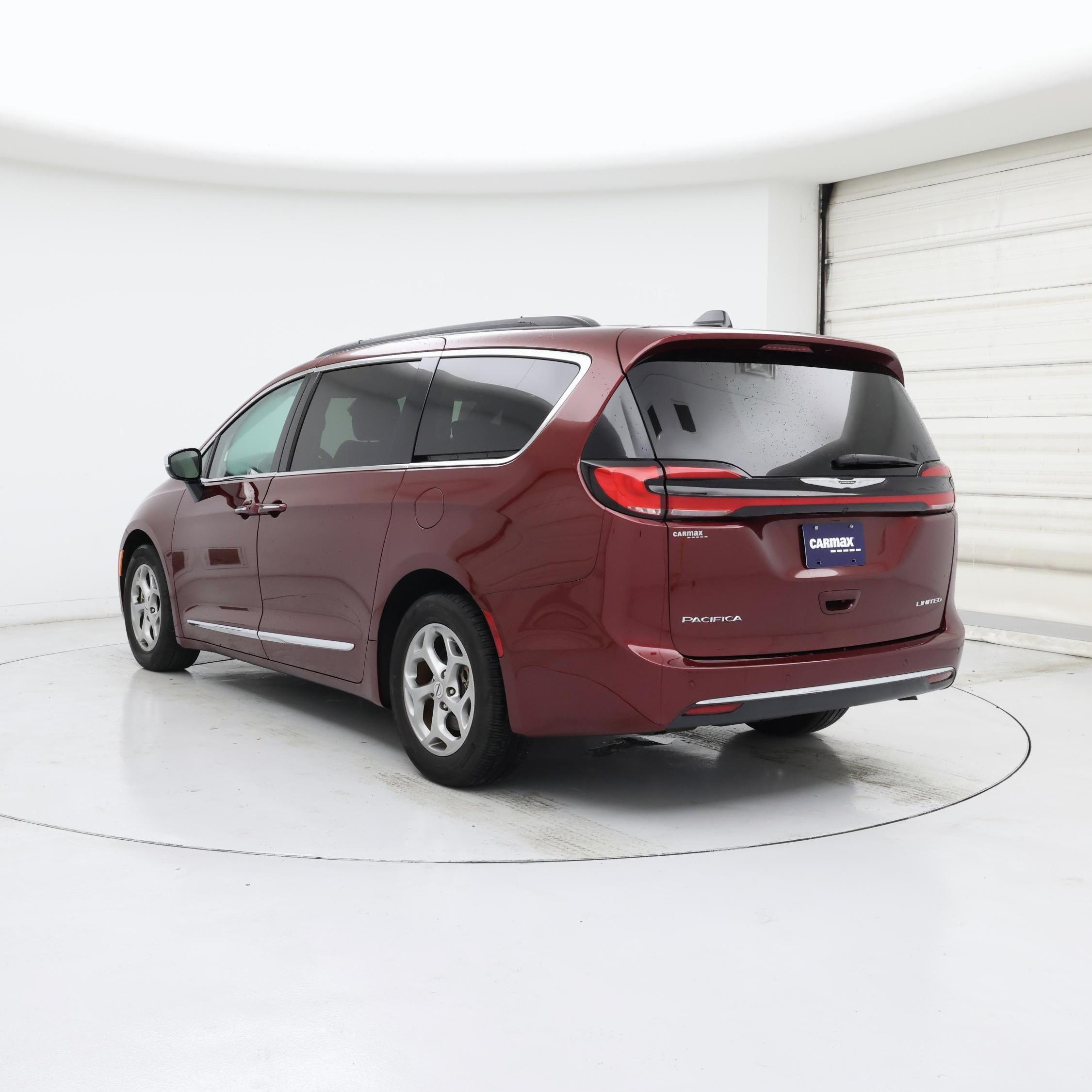 Thumbnail: 2023 Chrysler Pacifica - 2