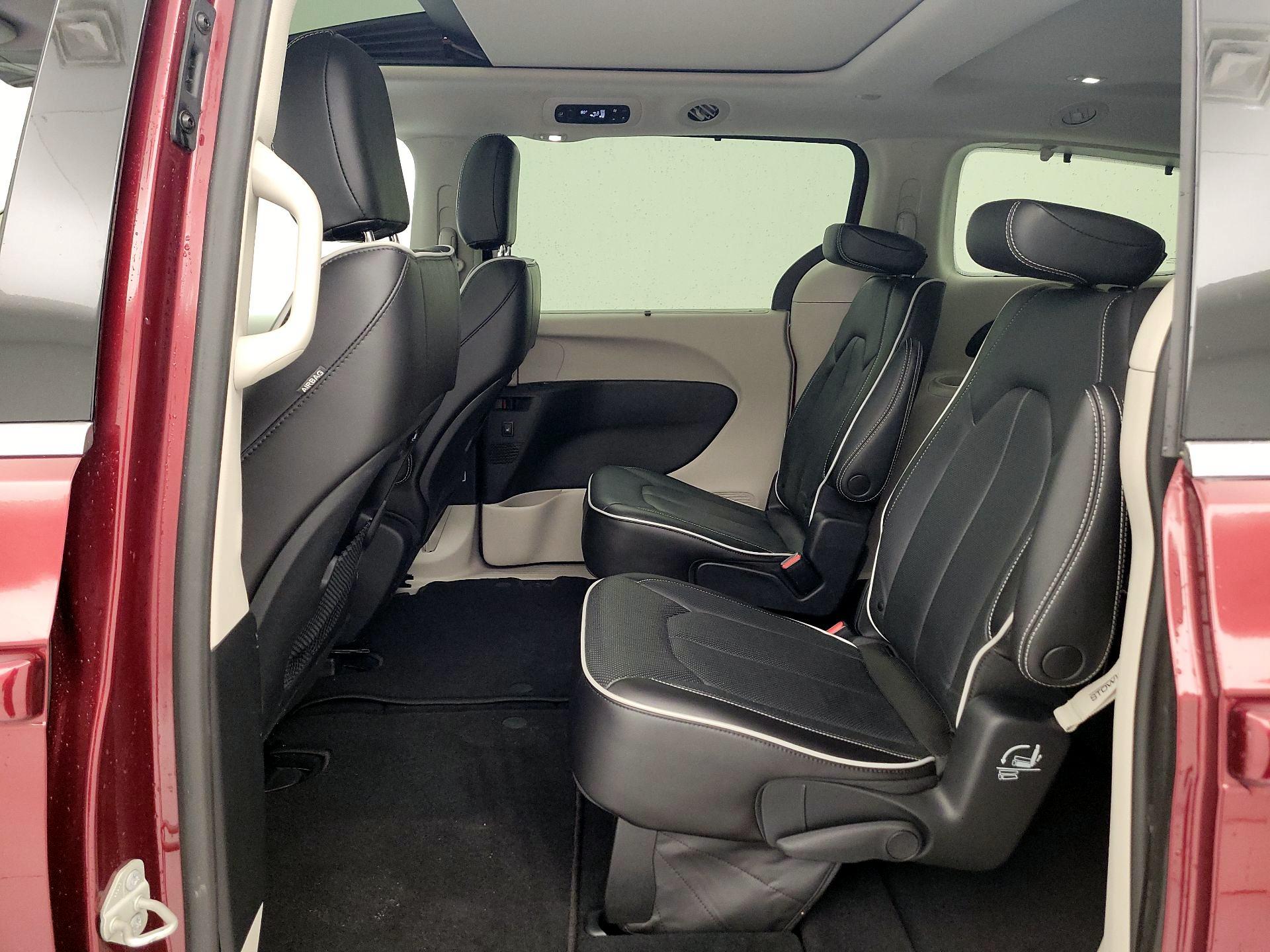 Thumbnail: 2023 Chrysler Pacifica - 19