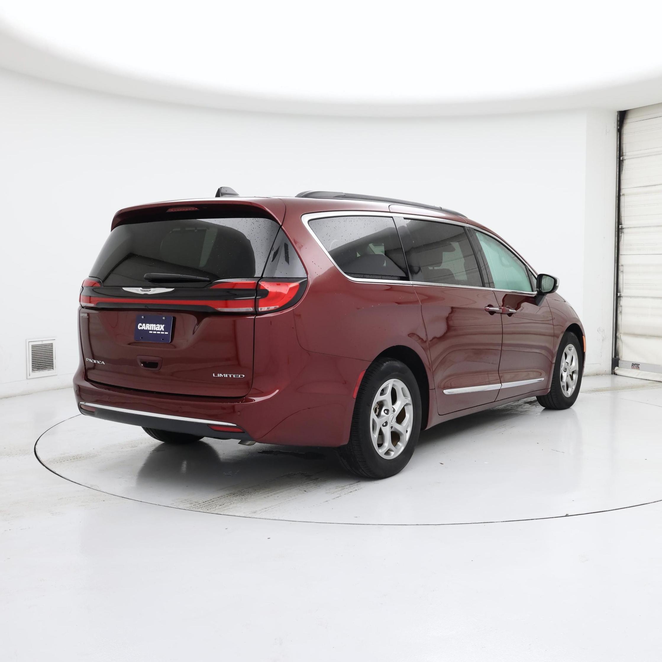 Thumbnail: 2023 Chrysler Pacifica - 8