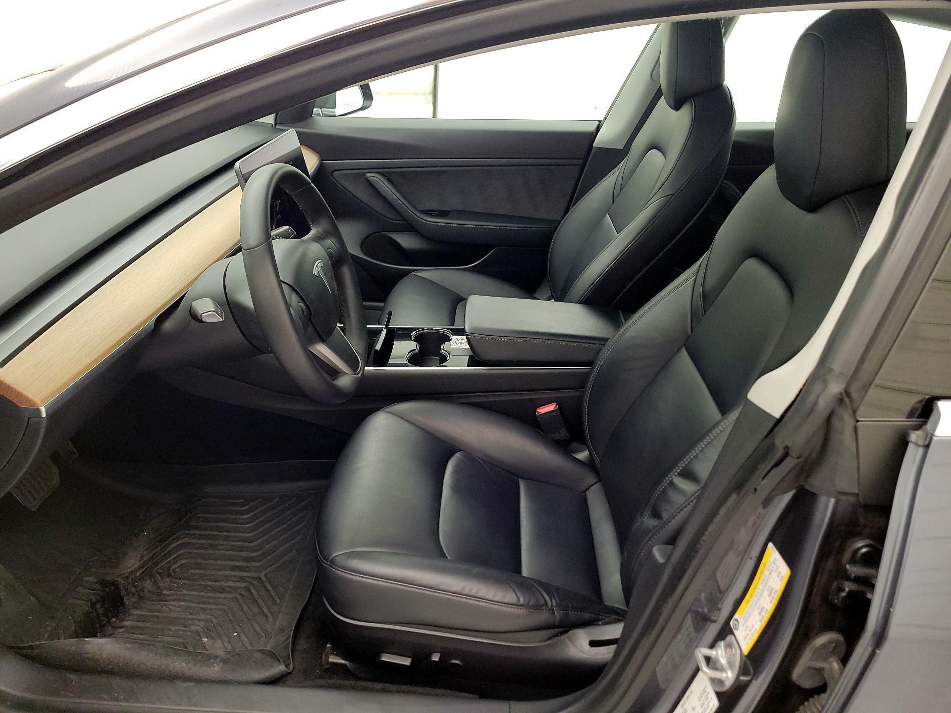 Thumbnail: 2020 Tesla Model 3 - 11