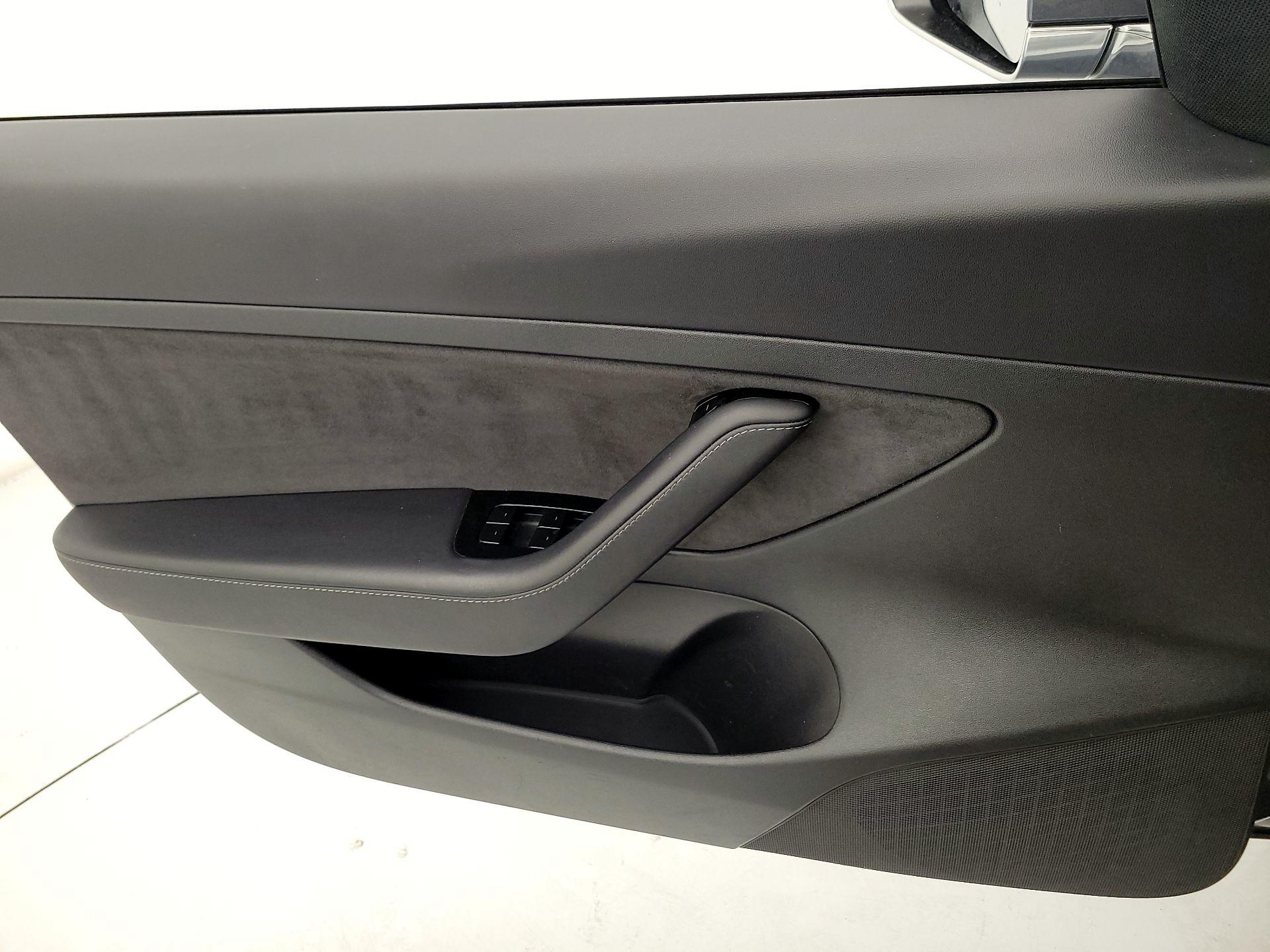 Thumbnail: 2020 Tesla Model 3 - 12