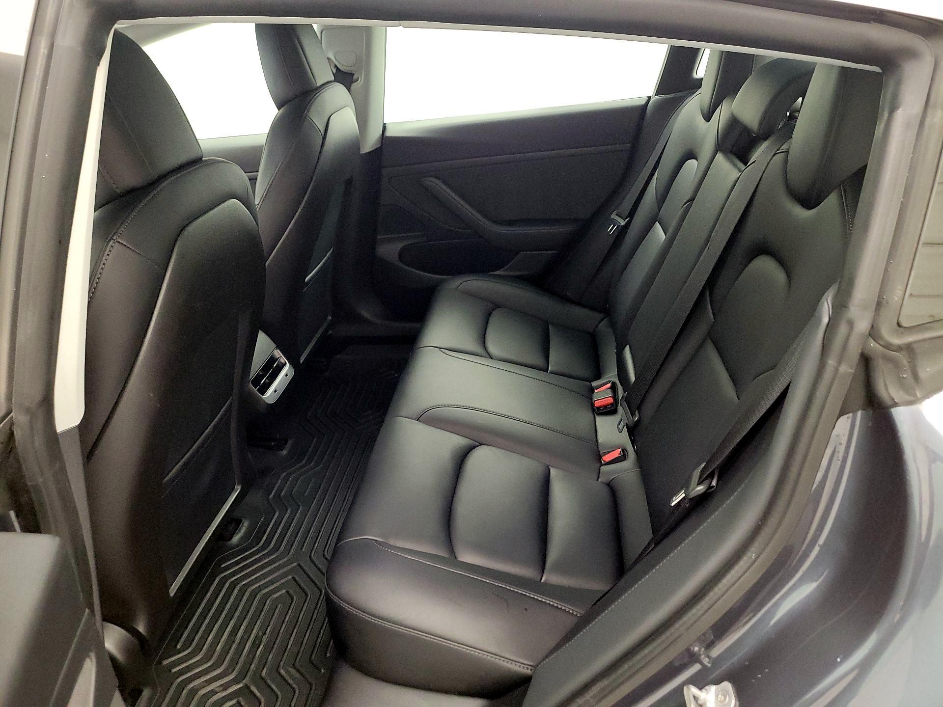 Thumbnail: 2020 Tesla Model 3 - 17