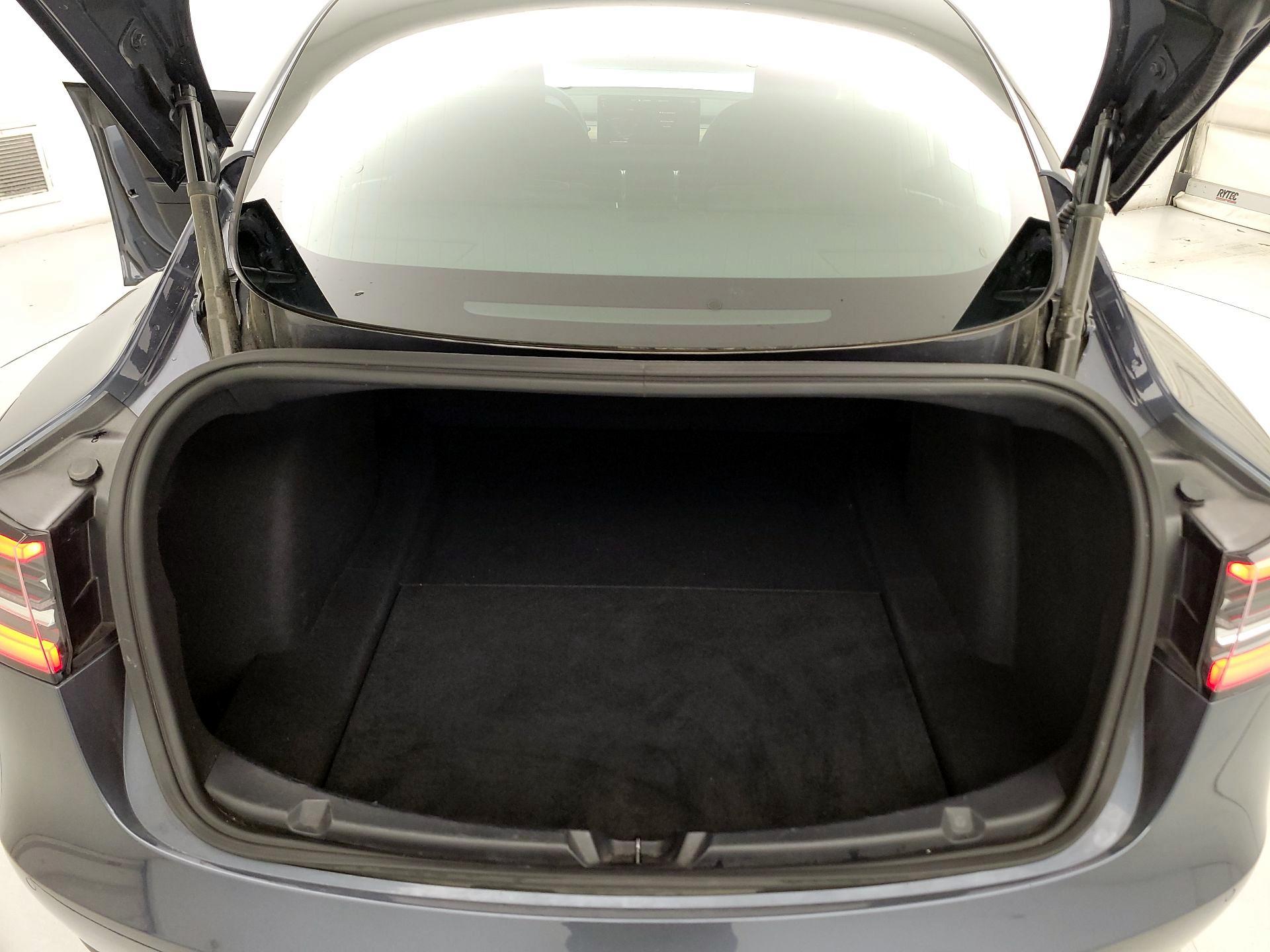 Thumbnail: 2020 Tesla Model 3 - 18