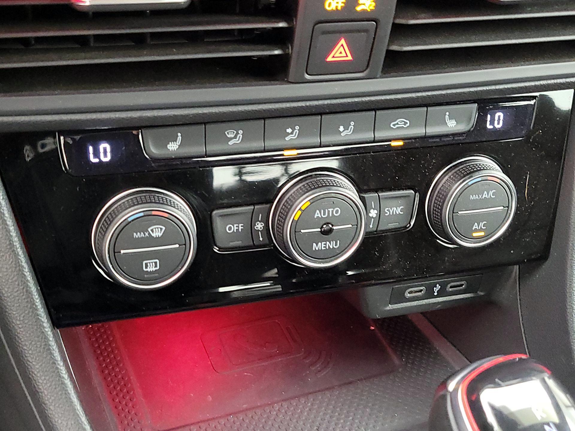 Thumbnail: 2023 Volkswagen Jetta - 16