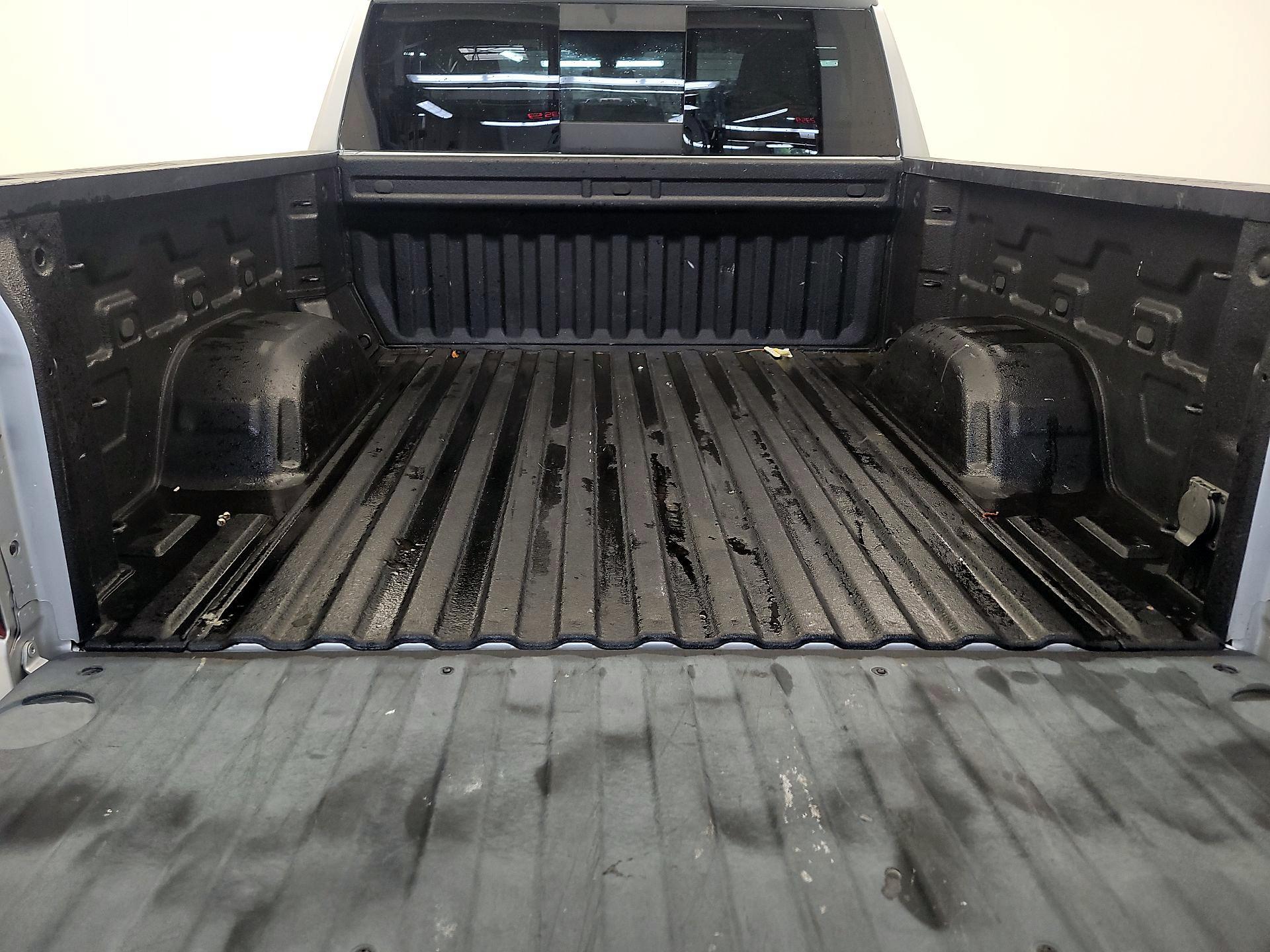 Thumbnail: 2020 Chevrolet Silverado 1500 - 16