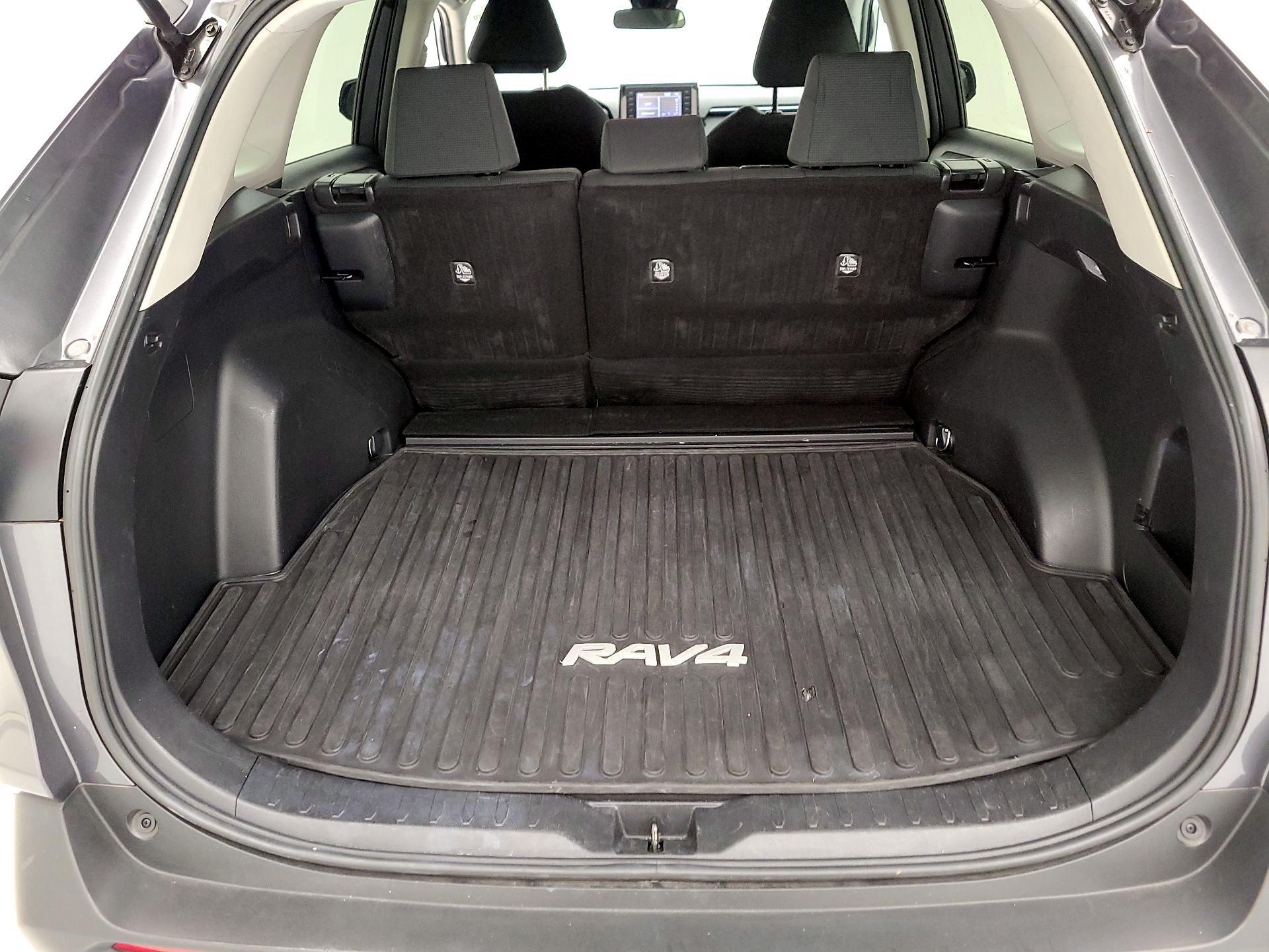 Thumbnail: 2021 Toyota RAV4 - 20