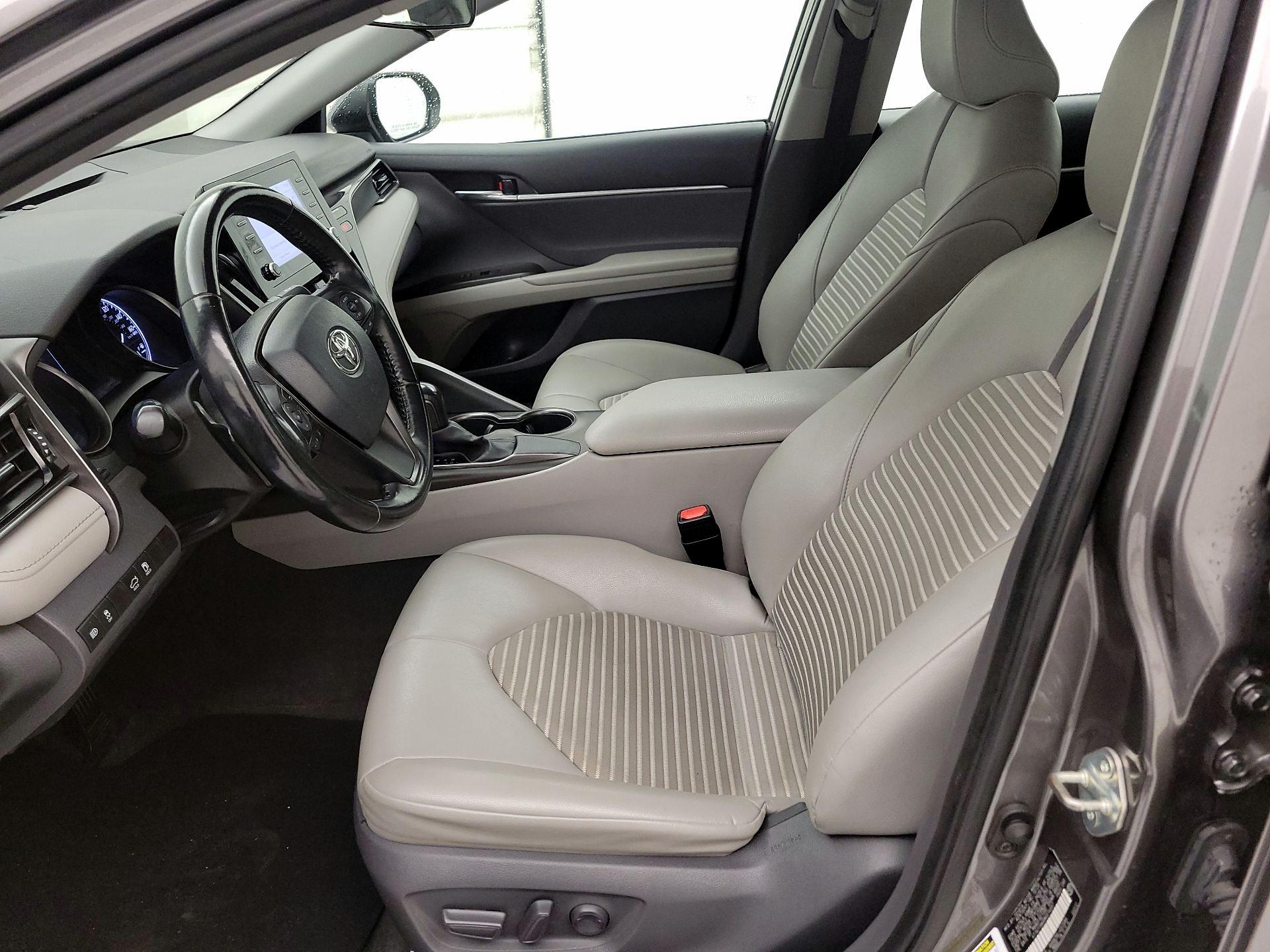 Thumbnail: 2021 Toyota Camry - 11