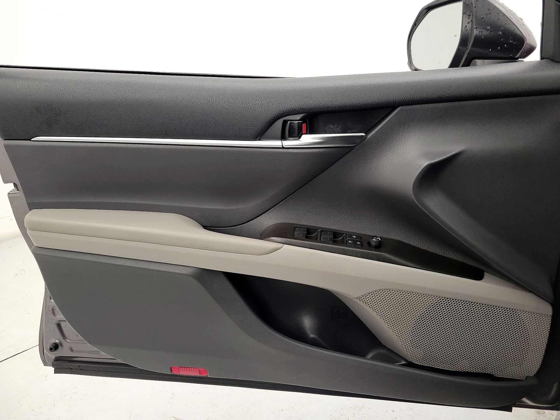 Thumbnail: 2021 Toyota Camry - 12