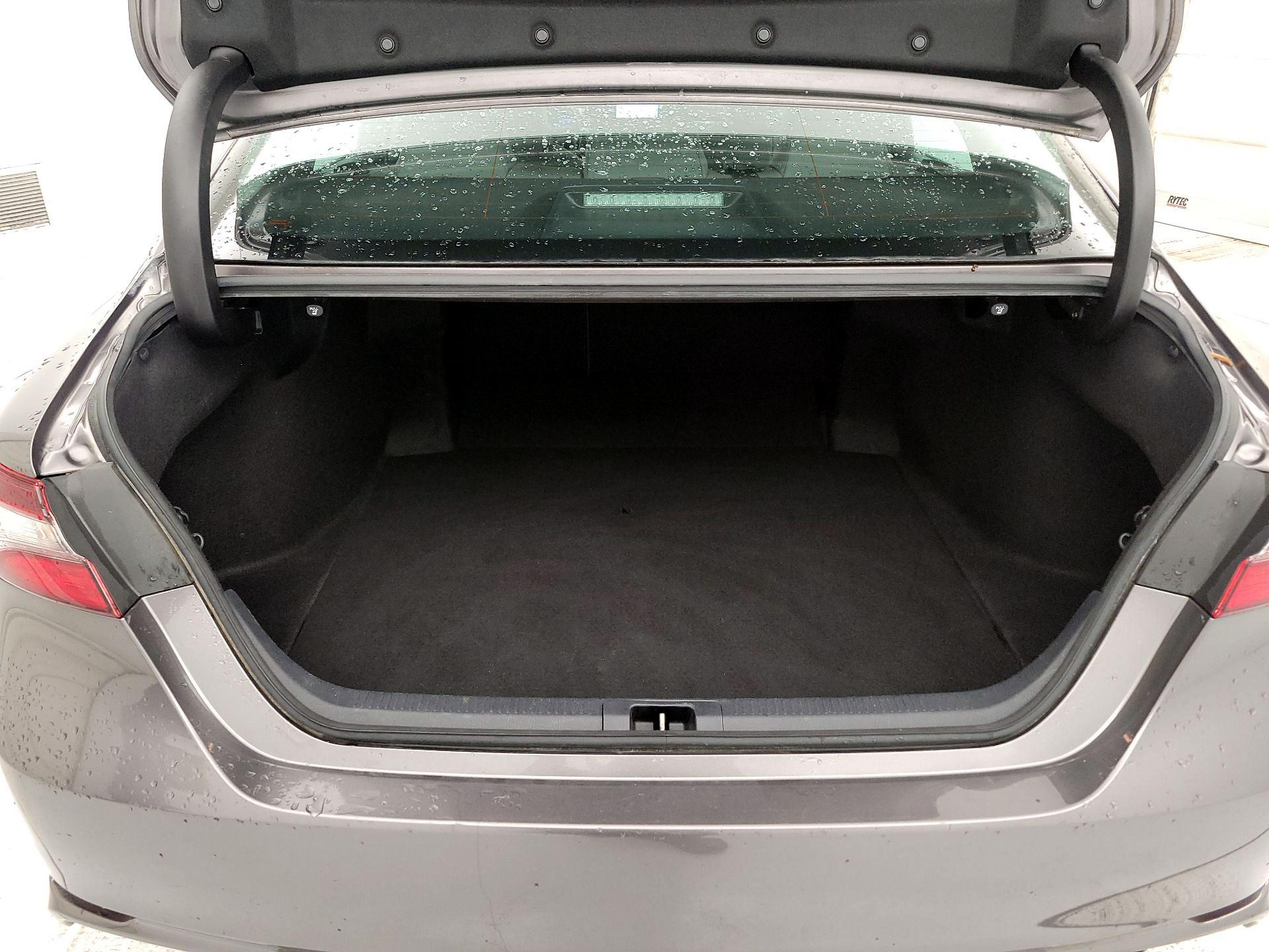 Thumbnail: 2021 Toyota Camry - 20