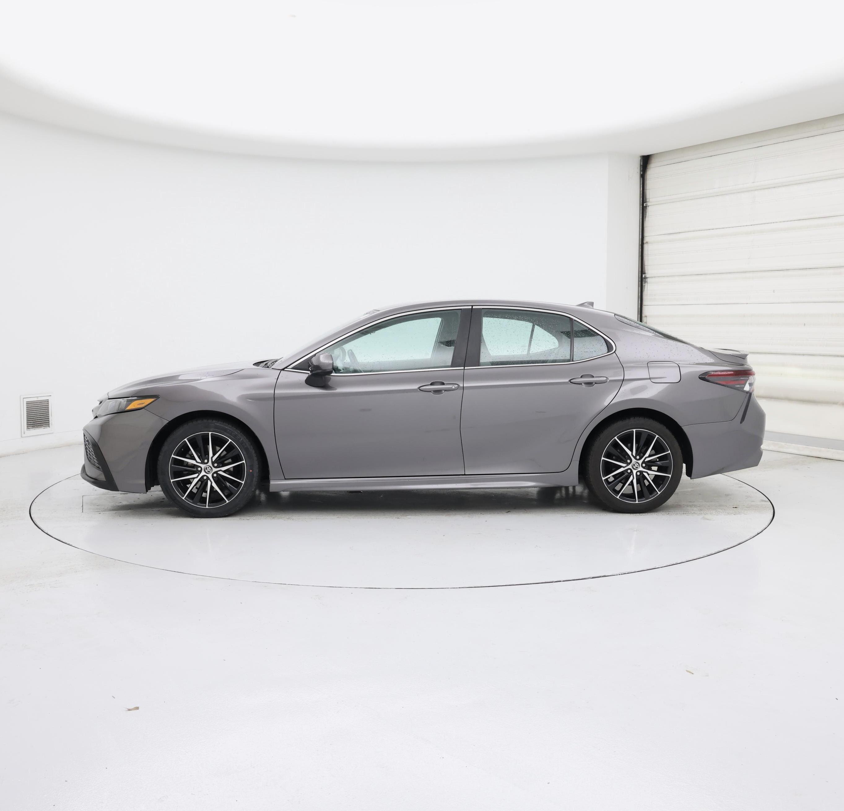 Thumbnail: 2021 Toyota Camry - 3