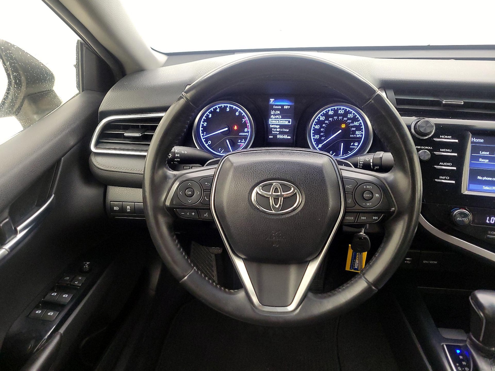 2018 Toyota Camry SE - Photo 11
