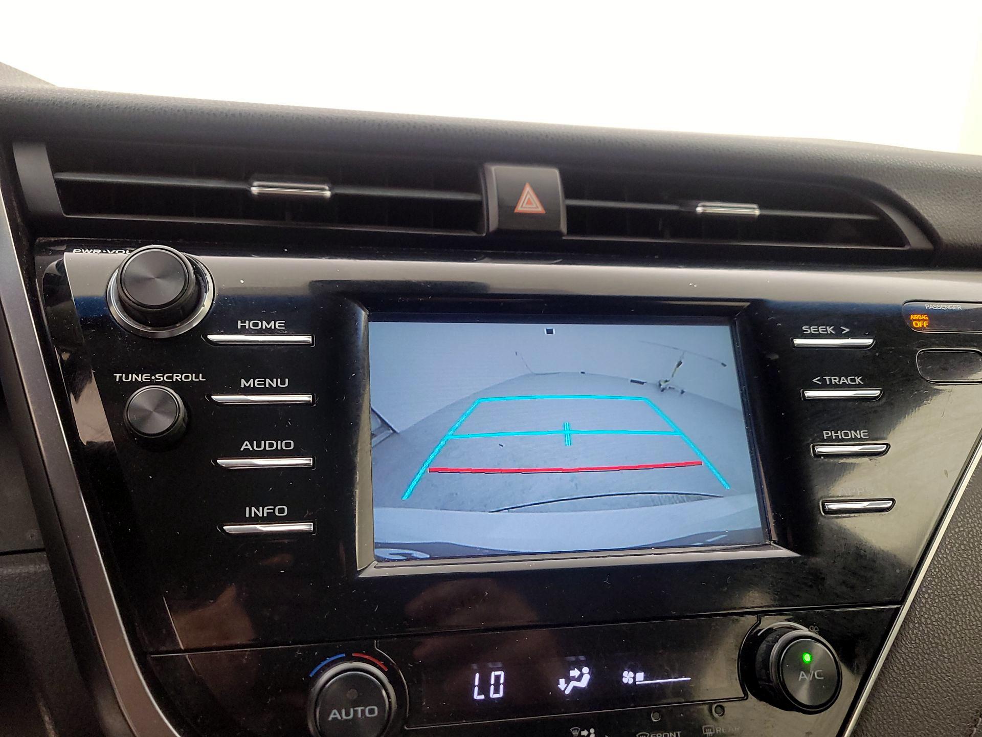 Thumbnail: 2018 Toyota Camry - 14