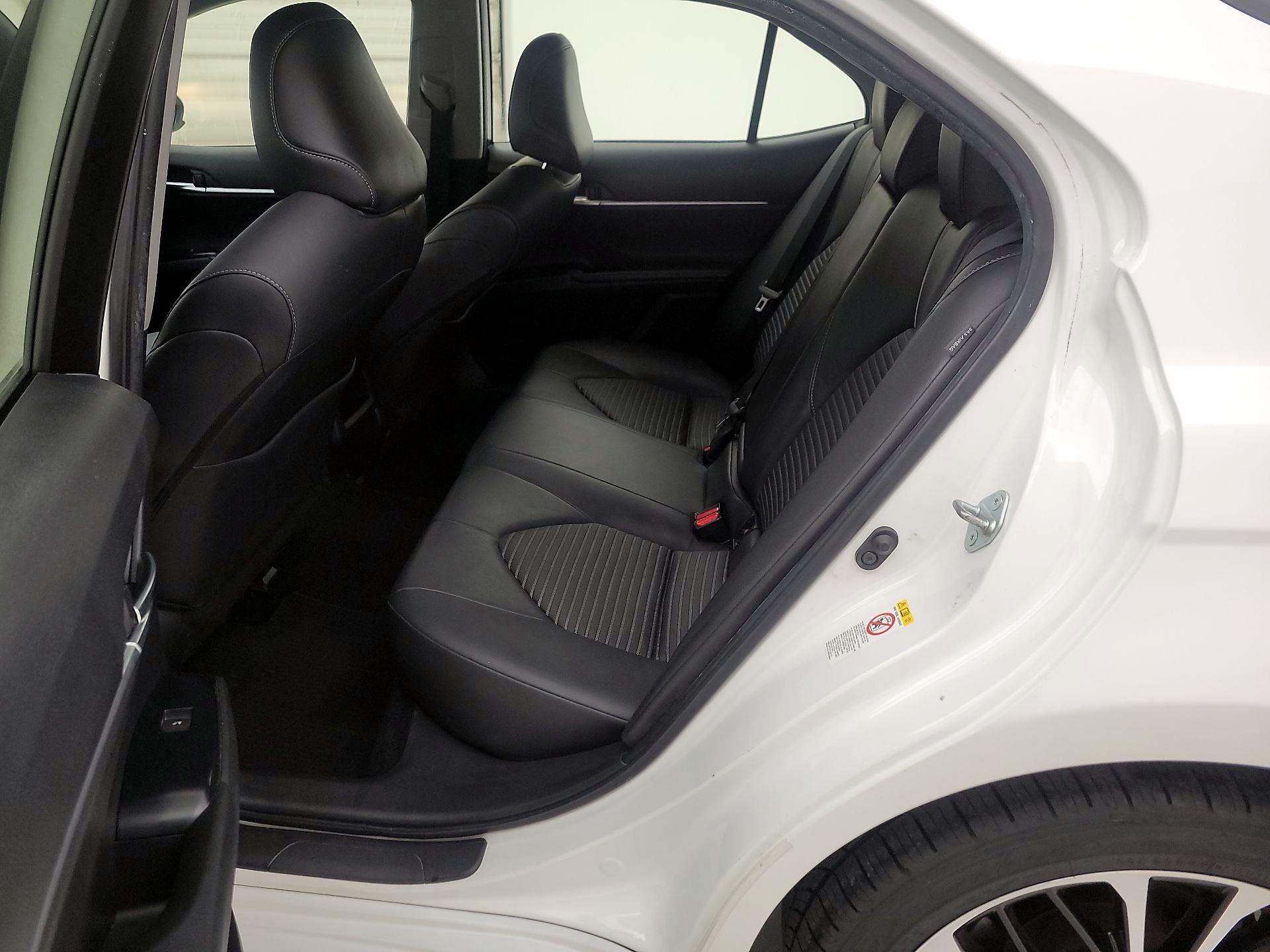 Thumbnail: 2018 Toyota Camry - 19