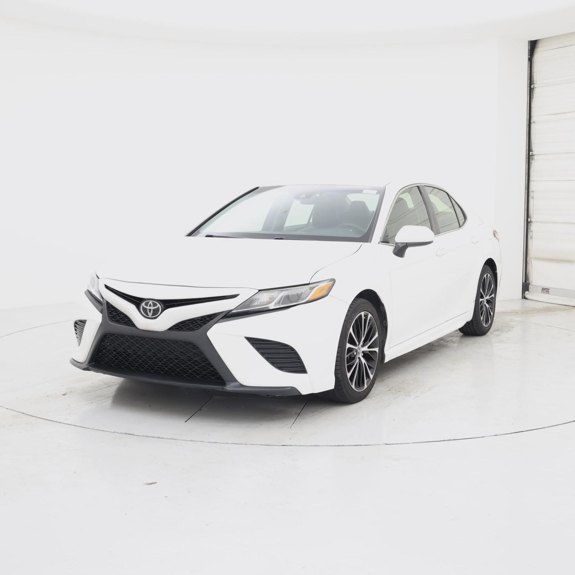 Thumbnail: 2018 Toyota Camry - 4