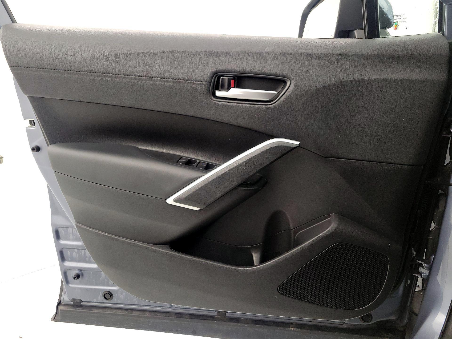 Thumbnail: 2022 Toyota Corolla Cross - 12