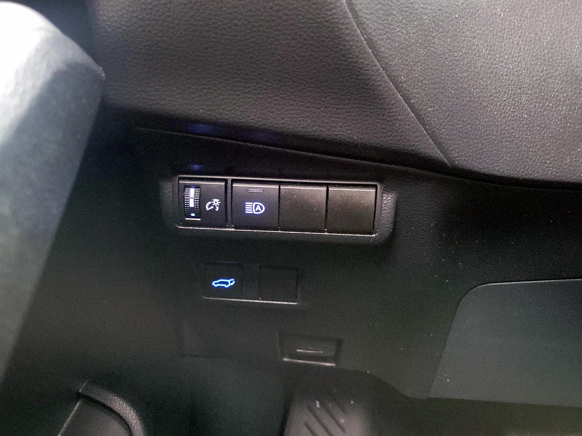 Thumbnail: 2022 Toyota Corolla Cross - 13