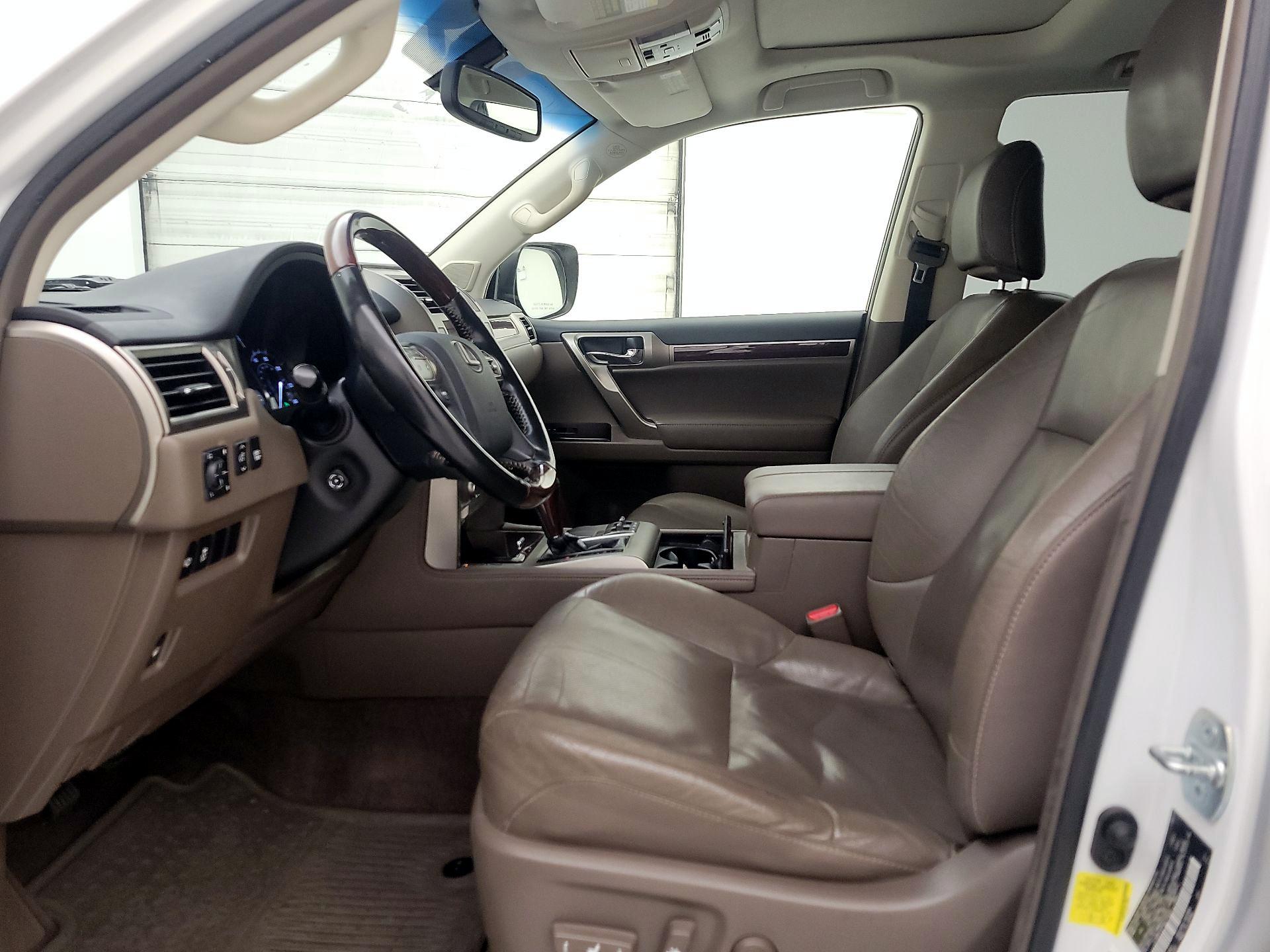 Thumbnail: 2017 Lexus GX - 11