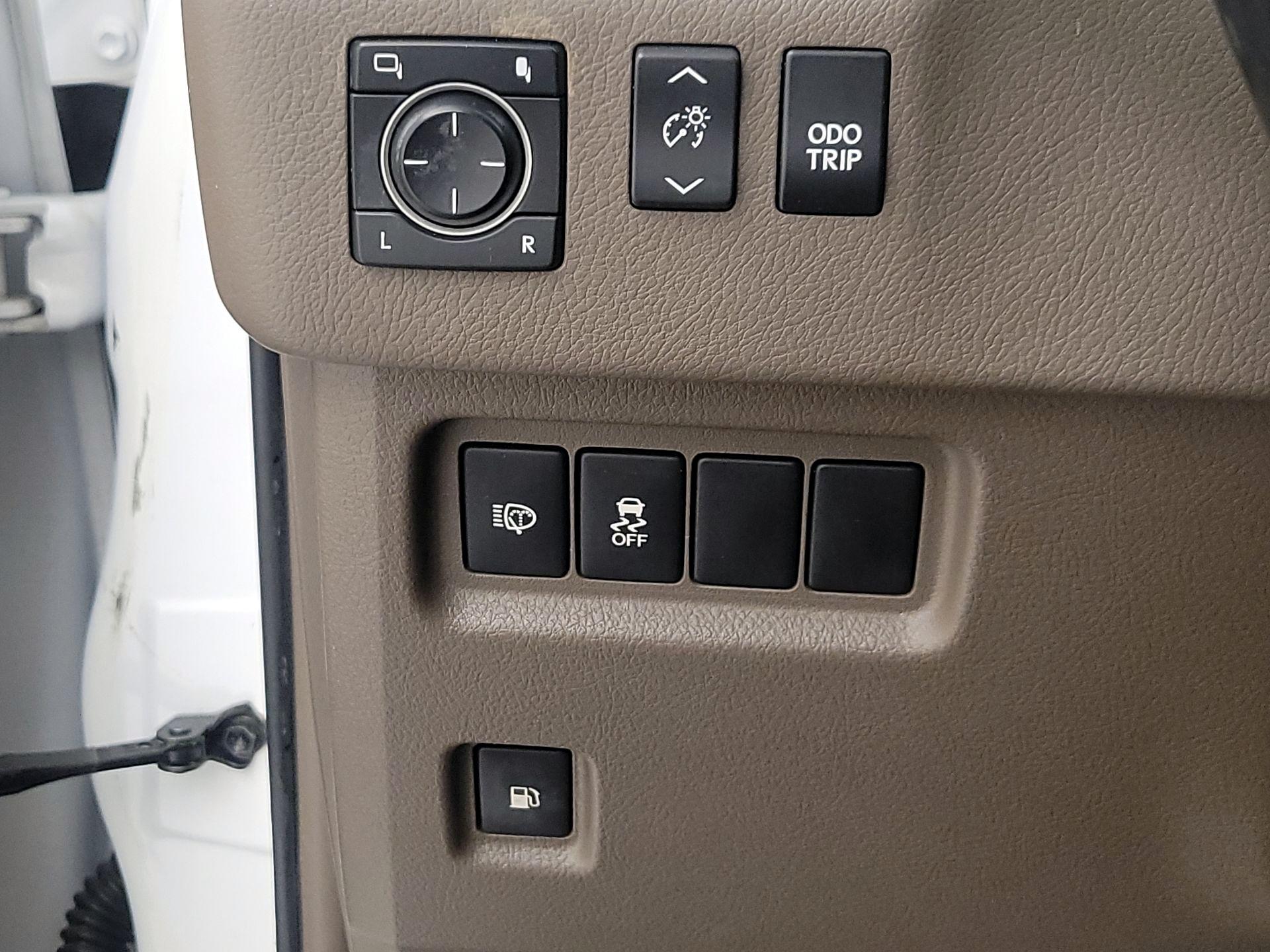 Thumbnail: 2017 Lexus GX - 13