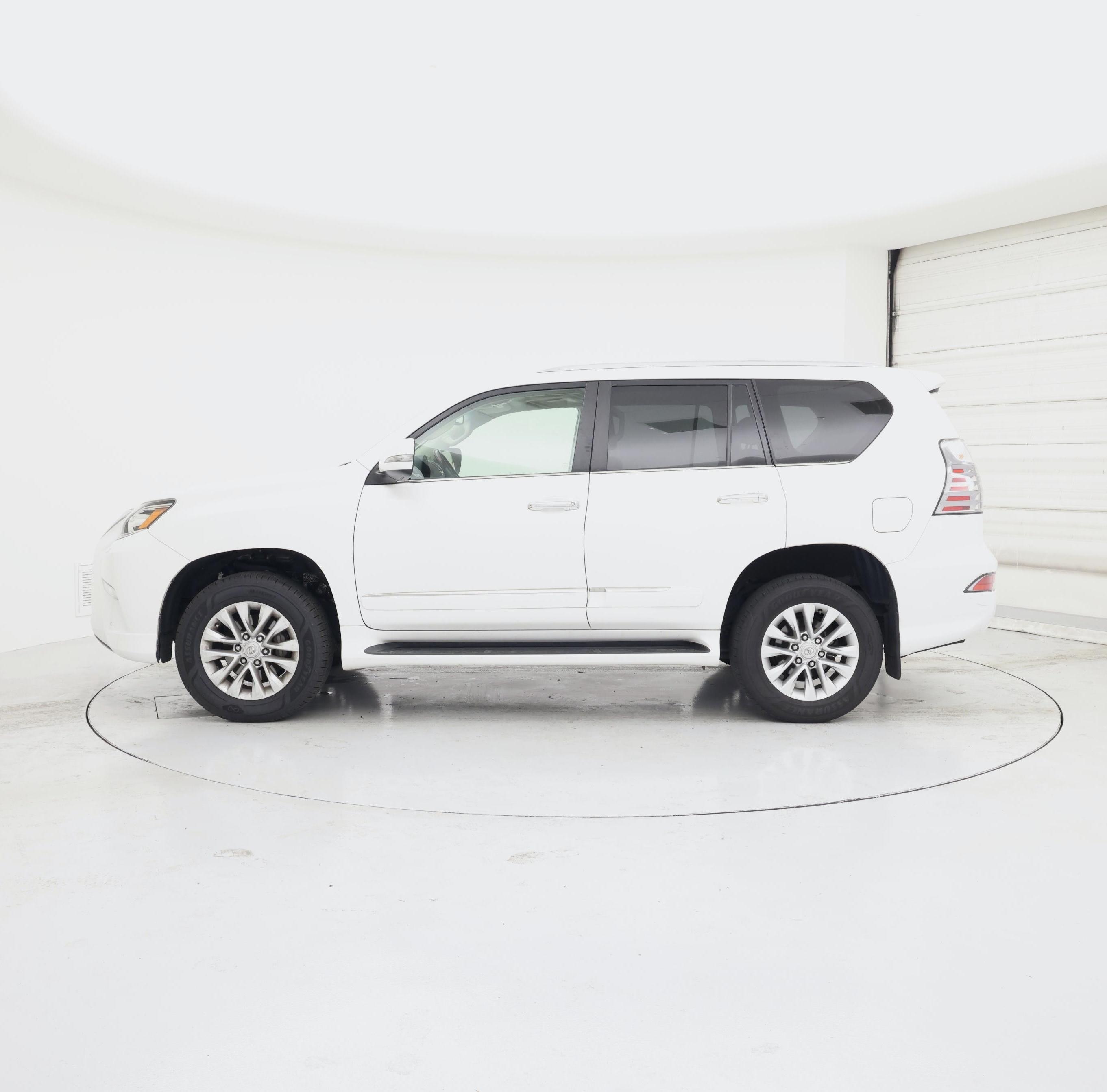 Thumbnail: 2017 Lexus GX - 3