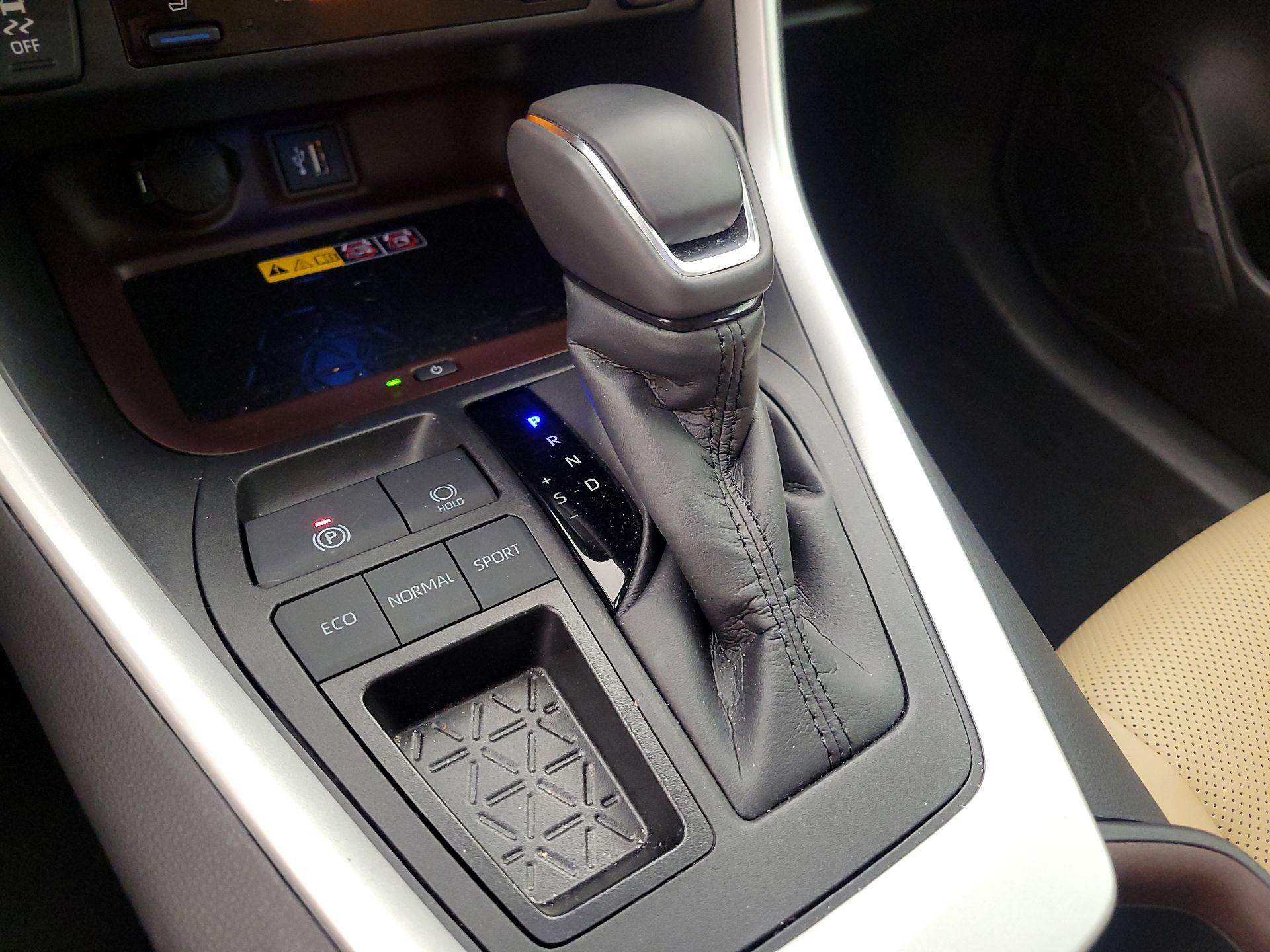 Thumbnail: 2024 Toyota RAV4 - 17