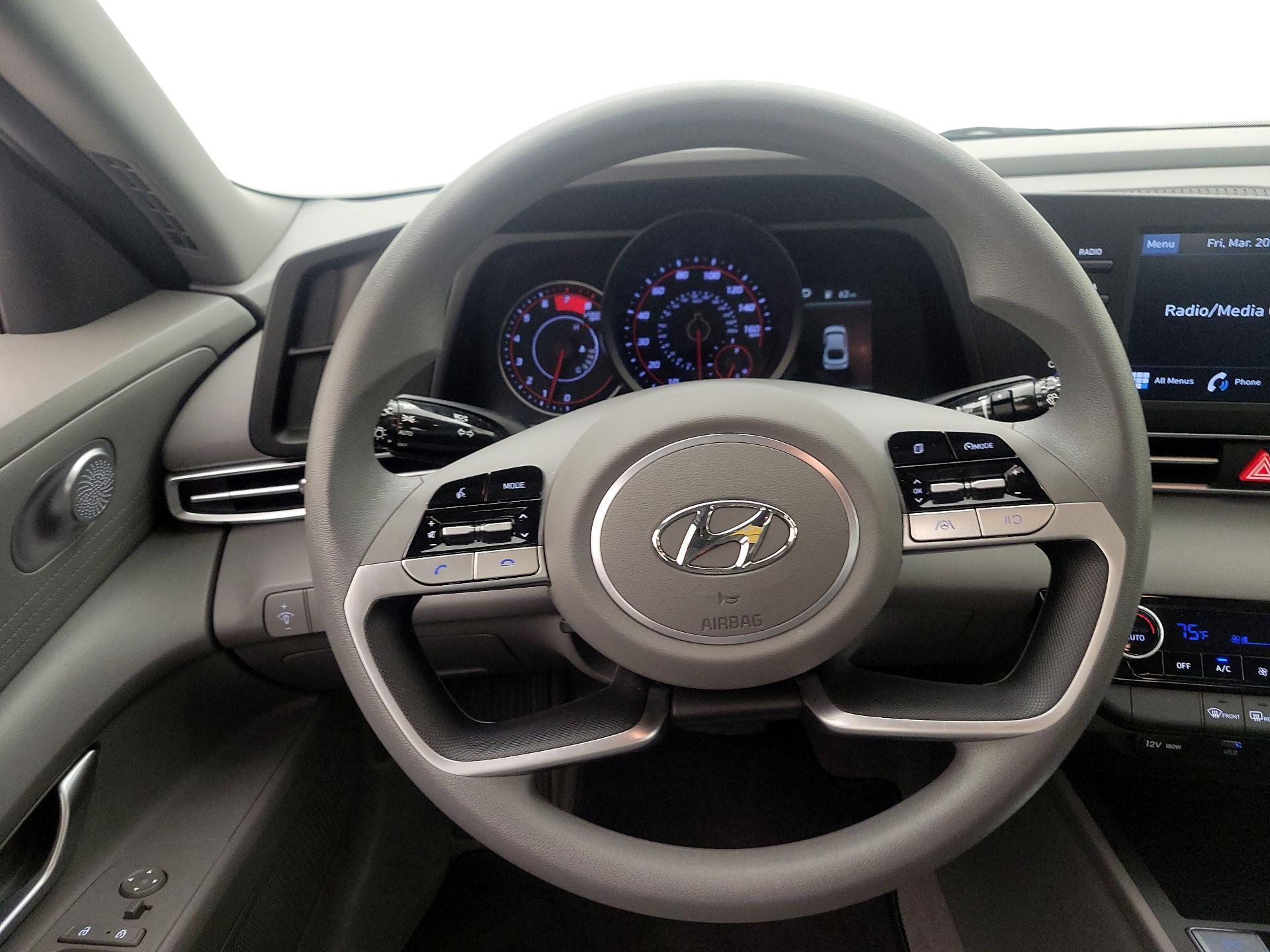 Thumbnail: 2022 Hyundai Elantra - 10