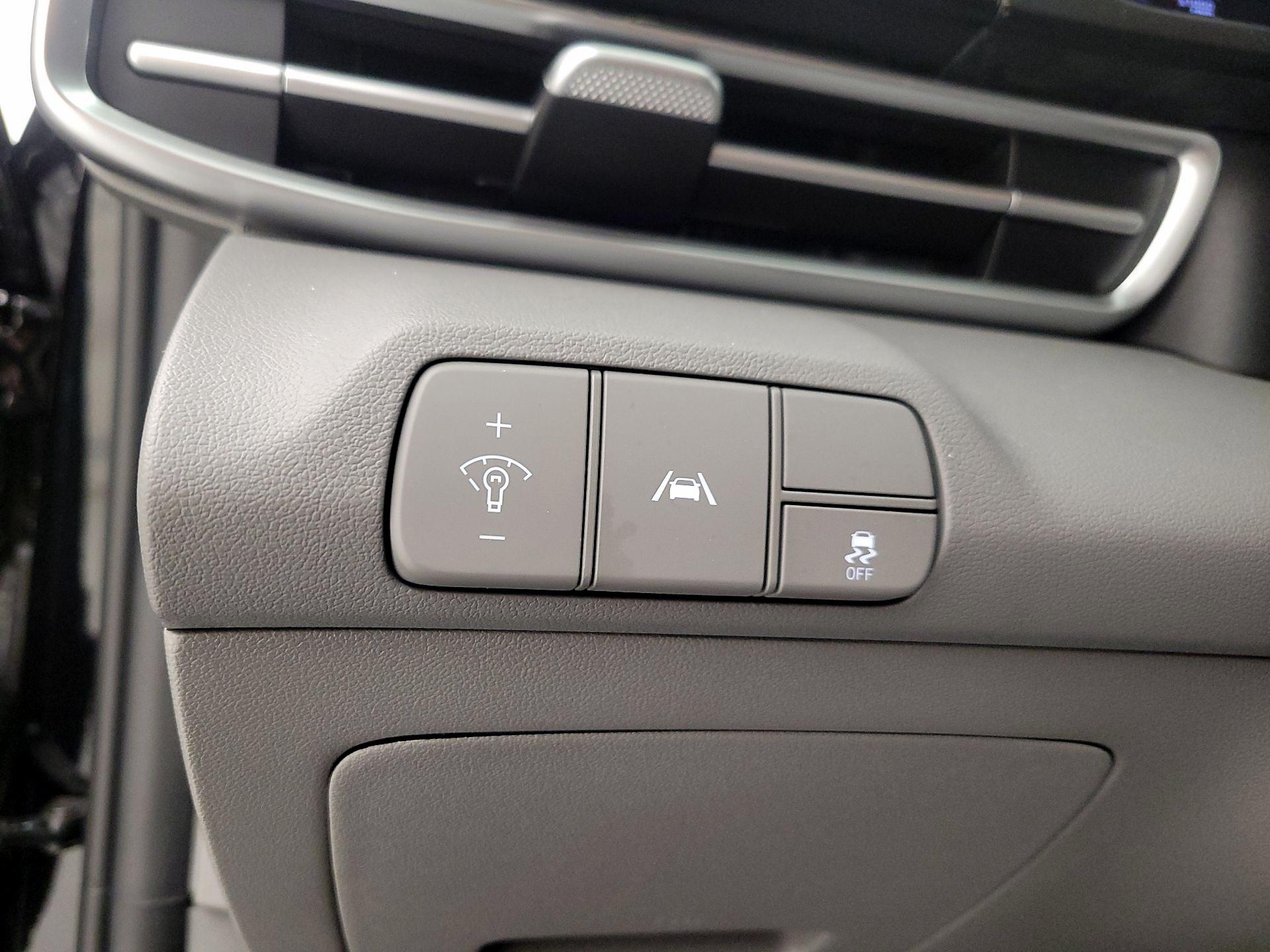 Thumbnail: 2022 Hyundai Elantra - 13