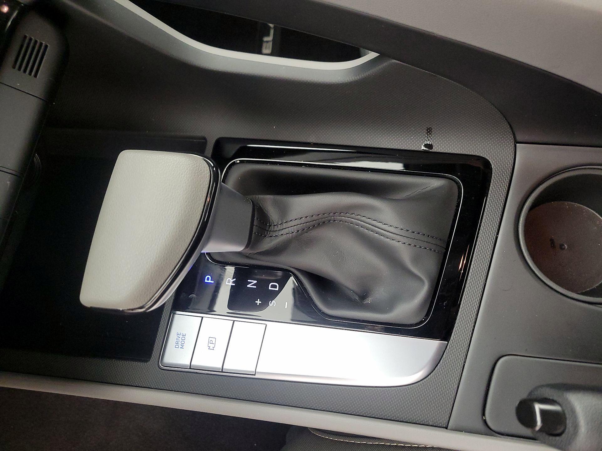 Thumbnail: 2022 Hyundai Elantra - 17