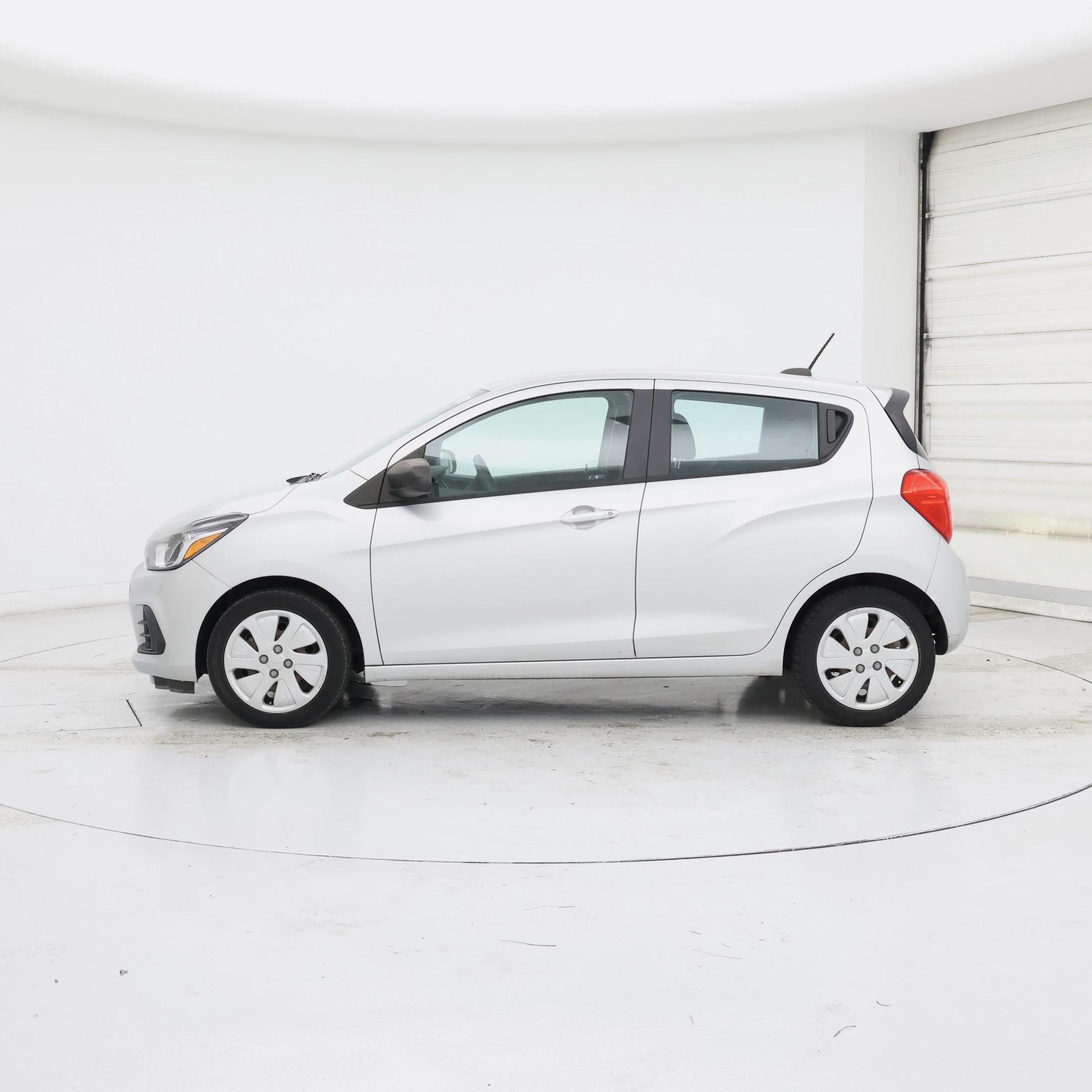 Thumbnail: 2017 Chevrolet Spark - 3