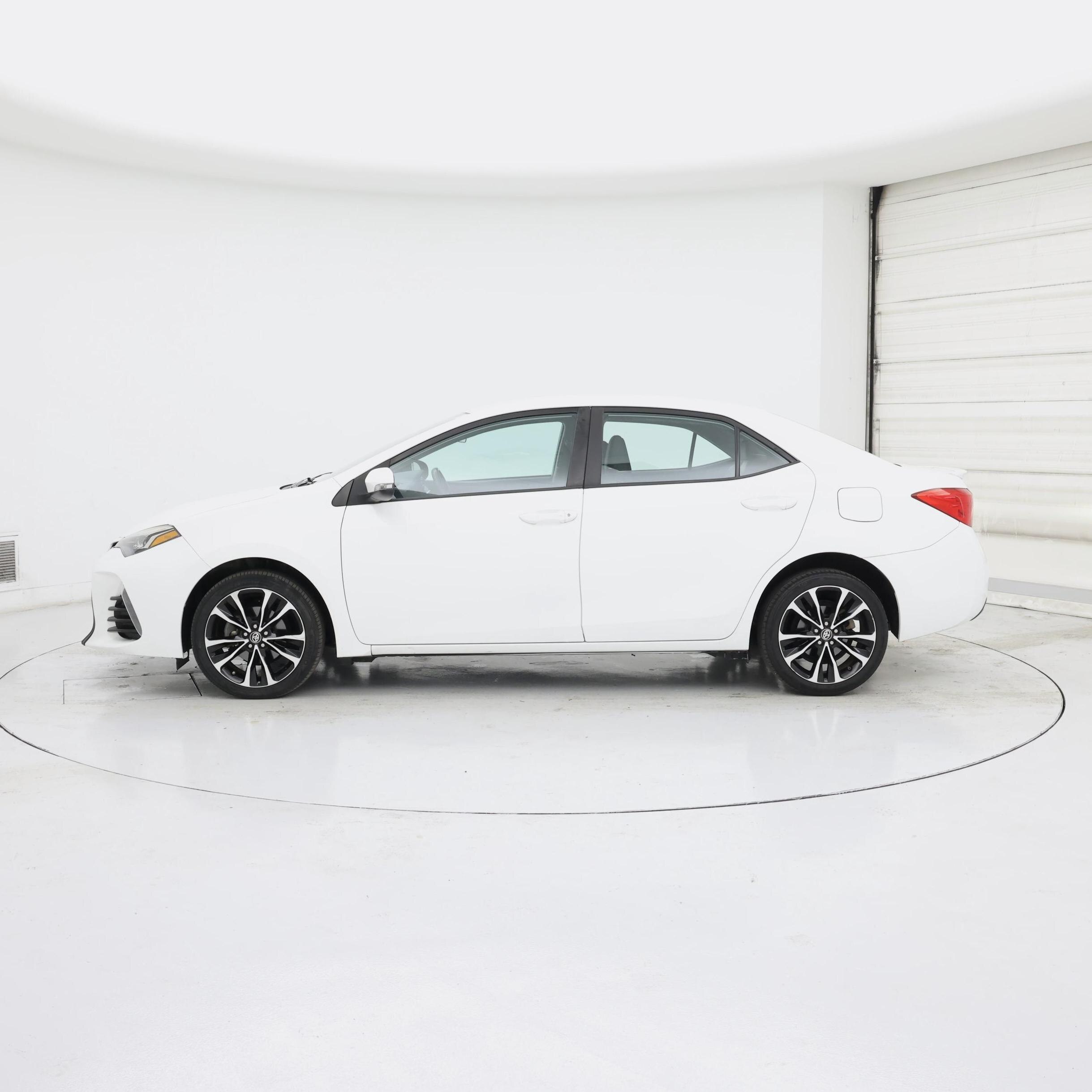 Thumbnail: 2019 Toyota Corolla - 3