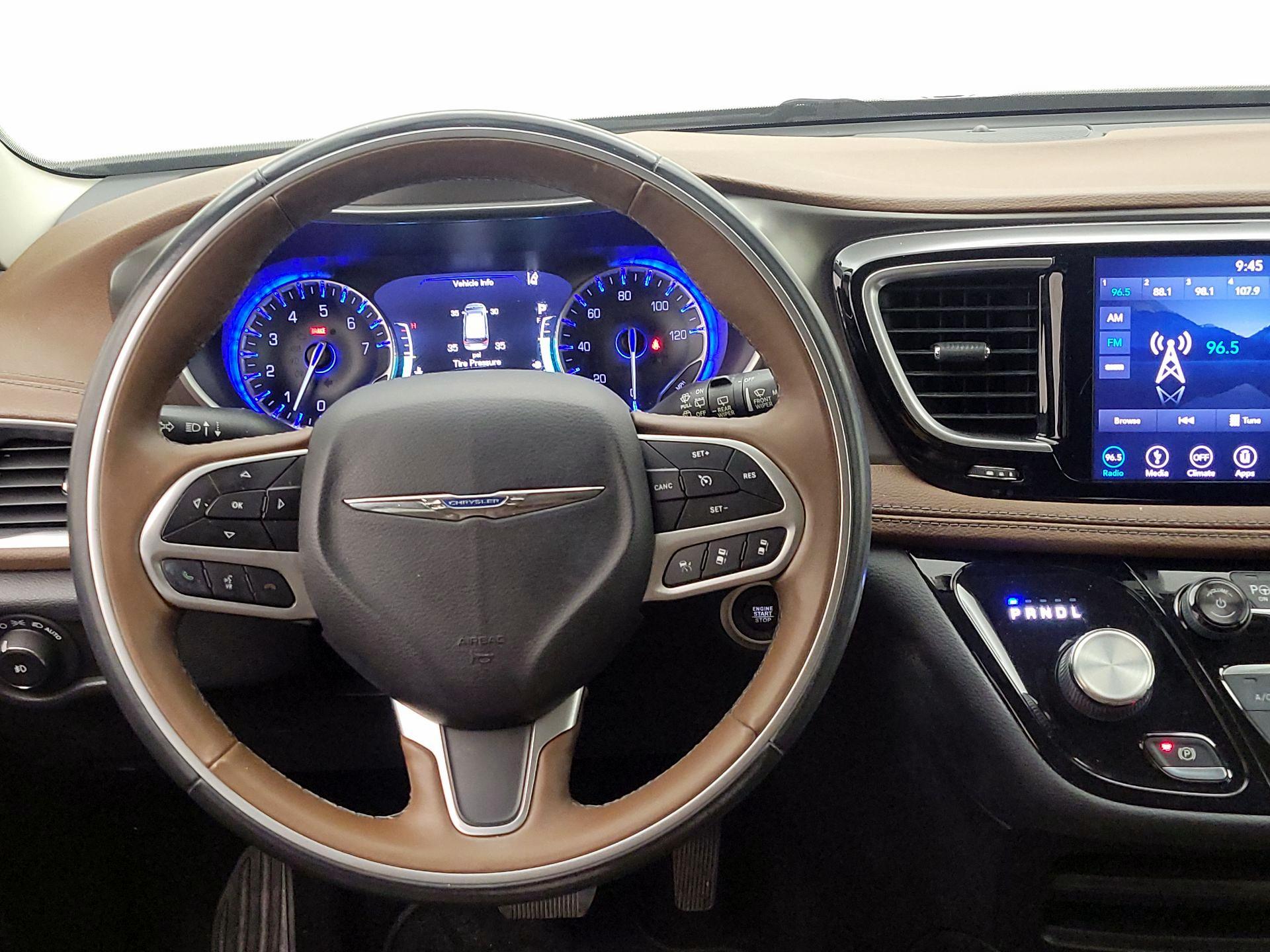 Thumbnail: 2018 Chrysler Pacifica - 10