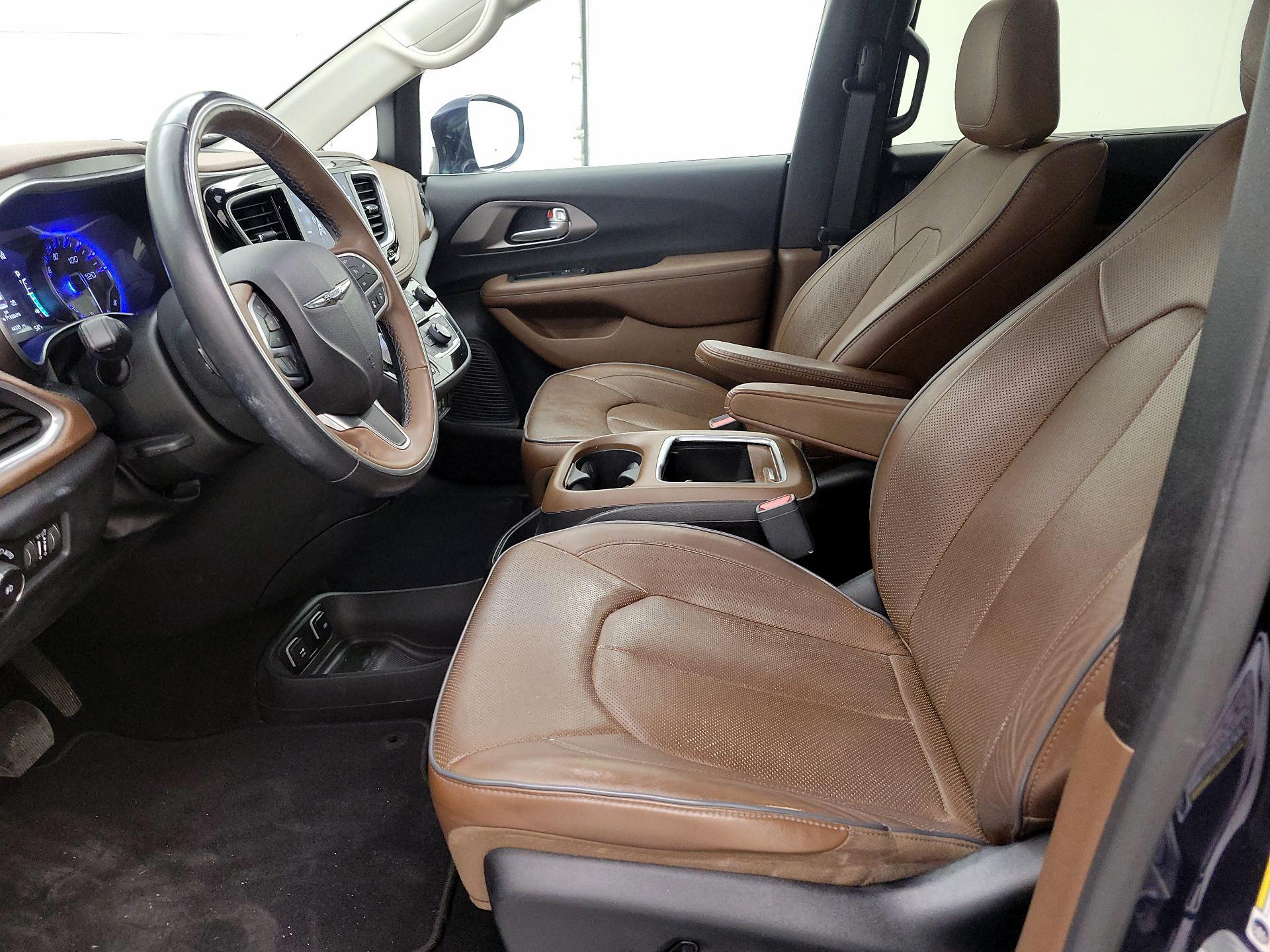 Thumbnail: 2018 Chrysler Pacifica - 11