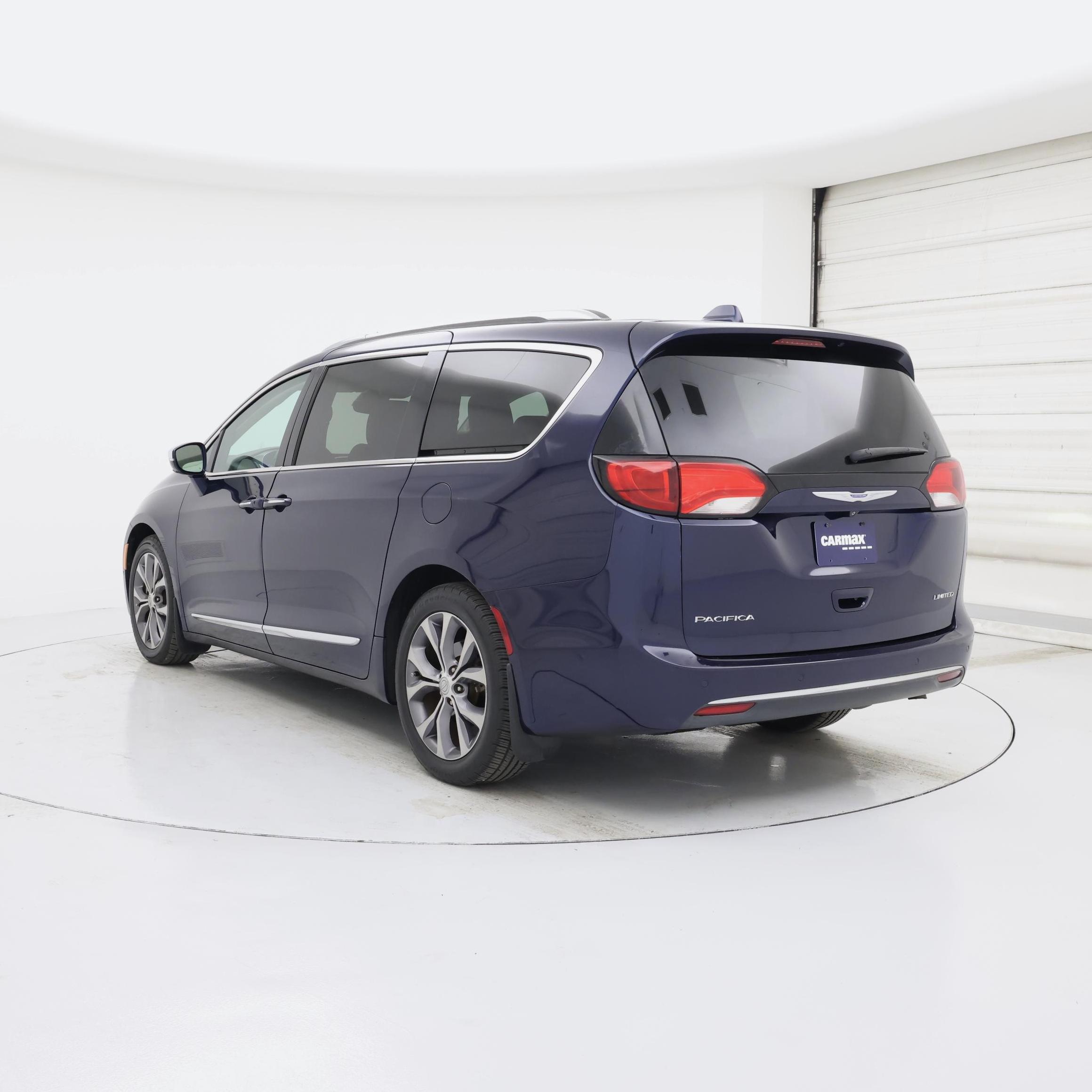 Thumbnail: 2018 Chrysler Pacifica - 2