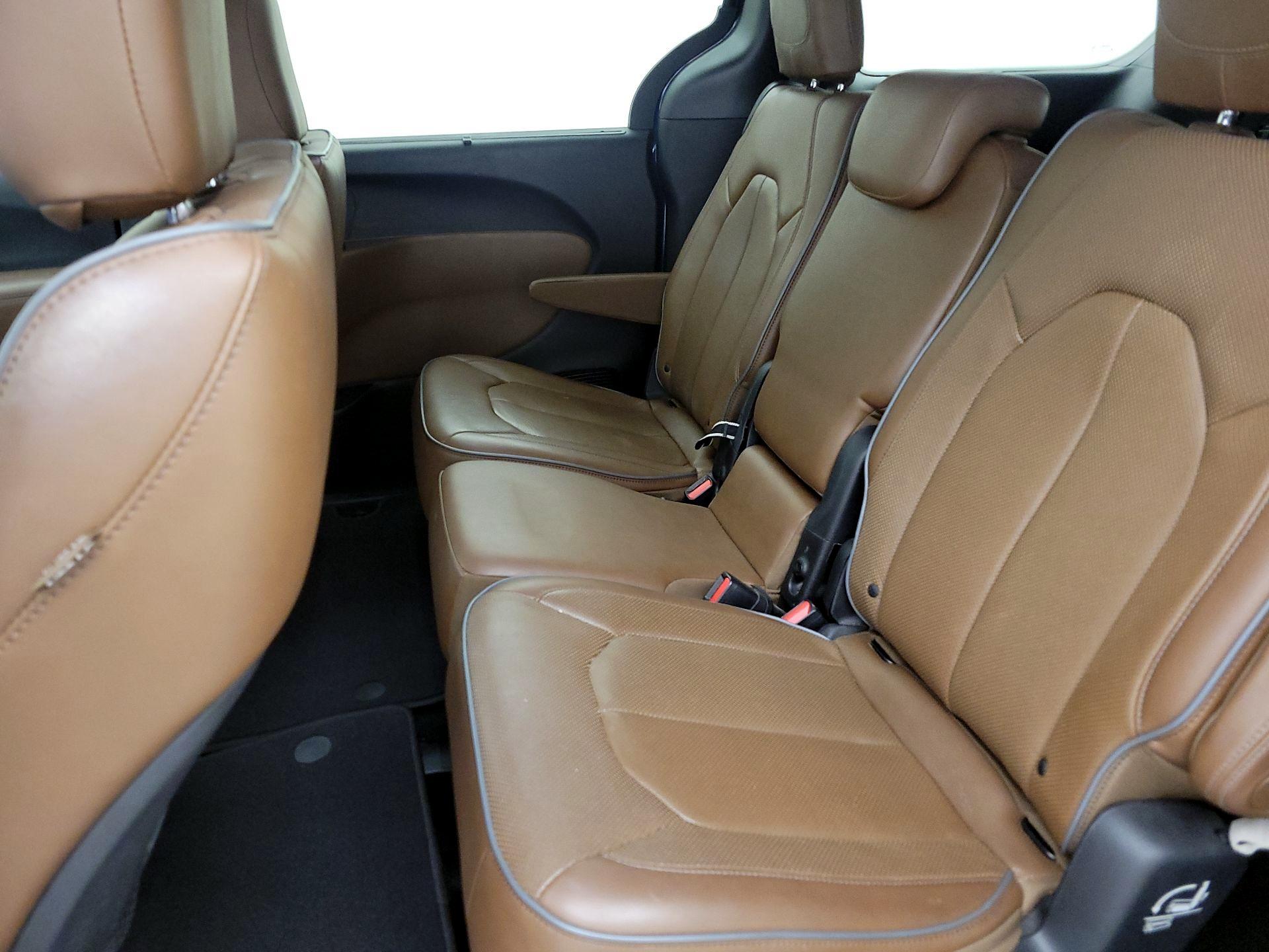 Thumbnail: 2018 Chrysler Pacifica - 19