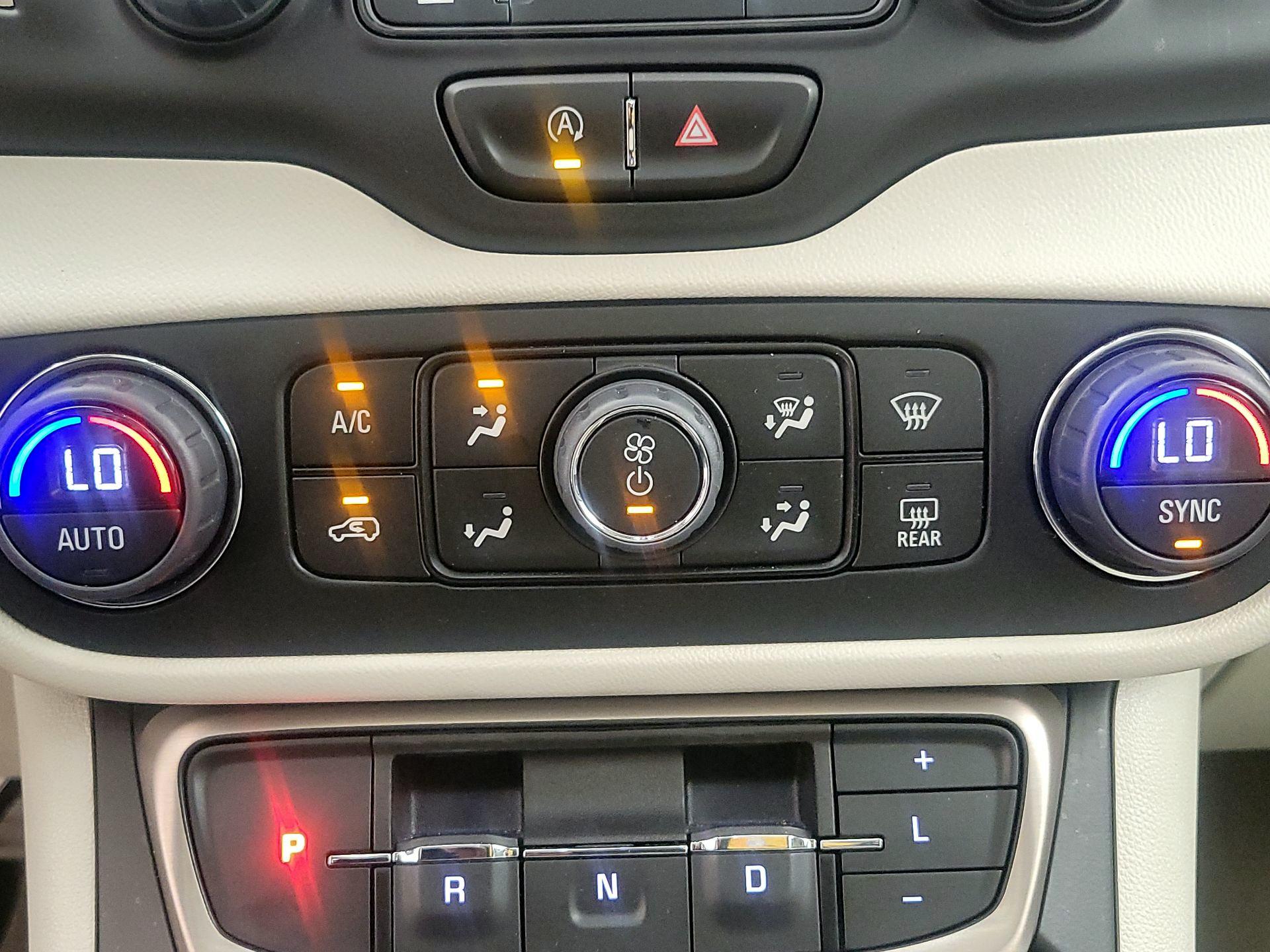 Thumbnail: 2022 GMC Terrain - 17