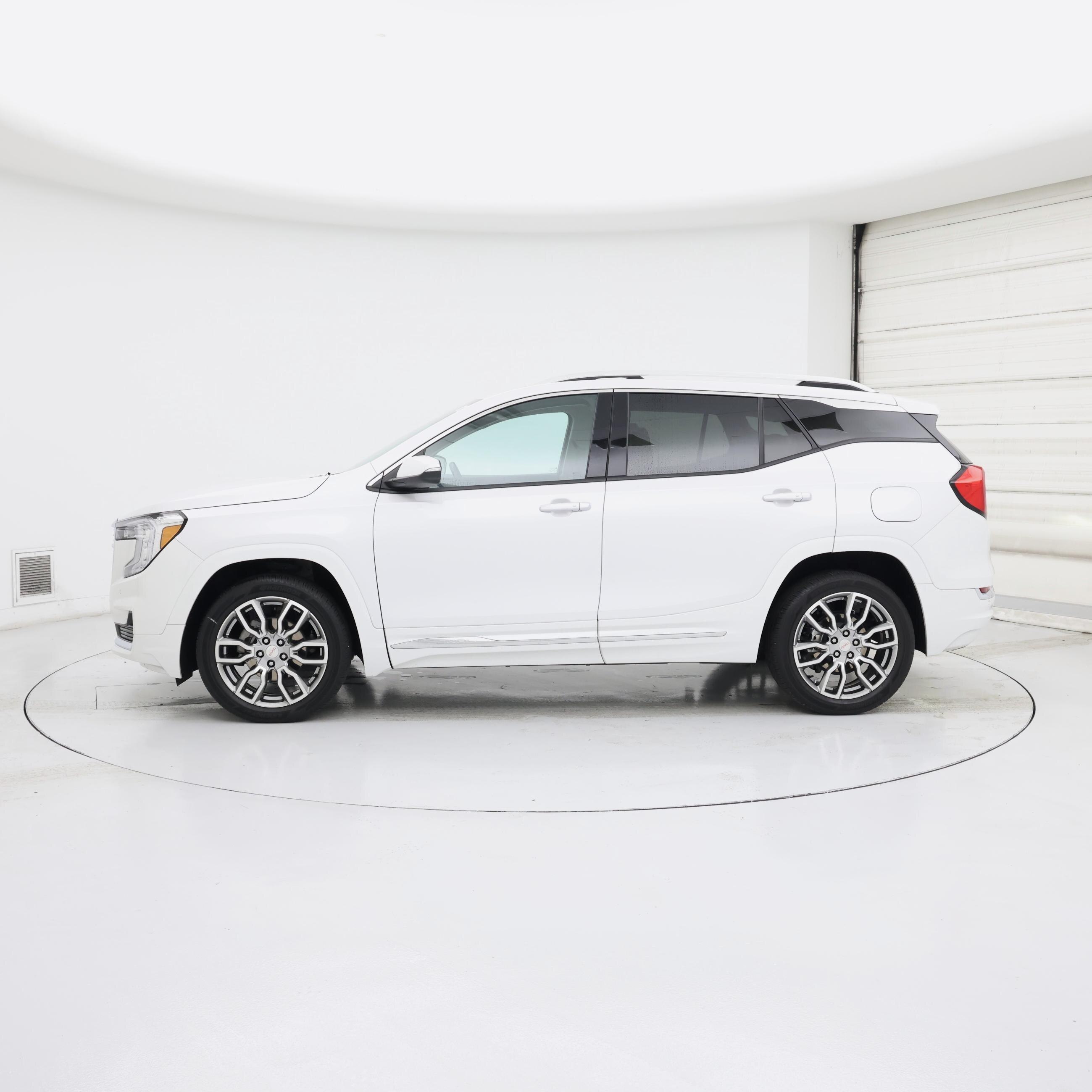 Thumbnail: 2022 GMC Terrain - 3