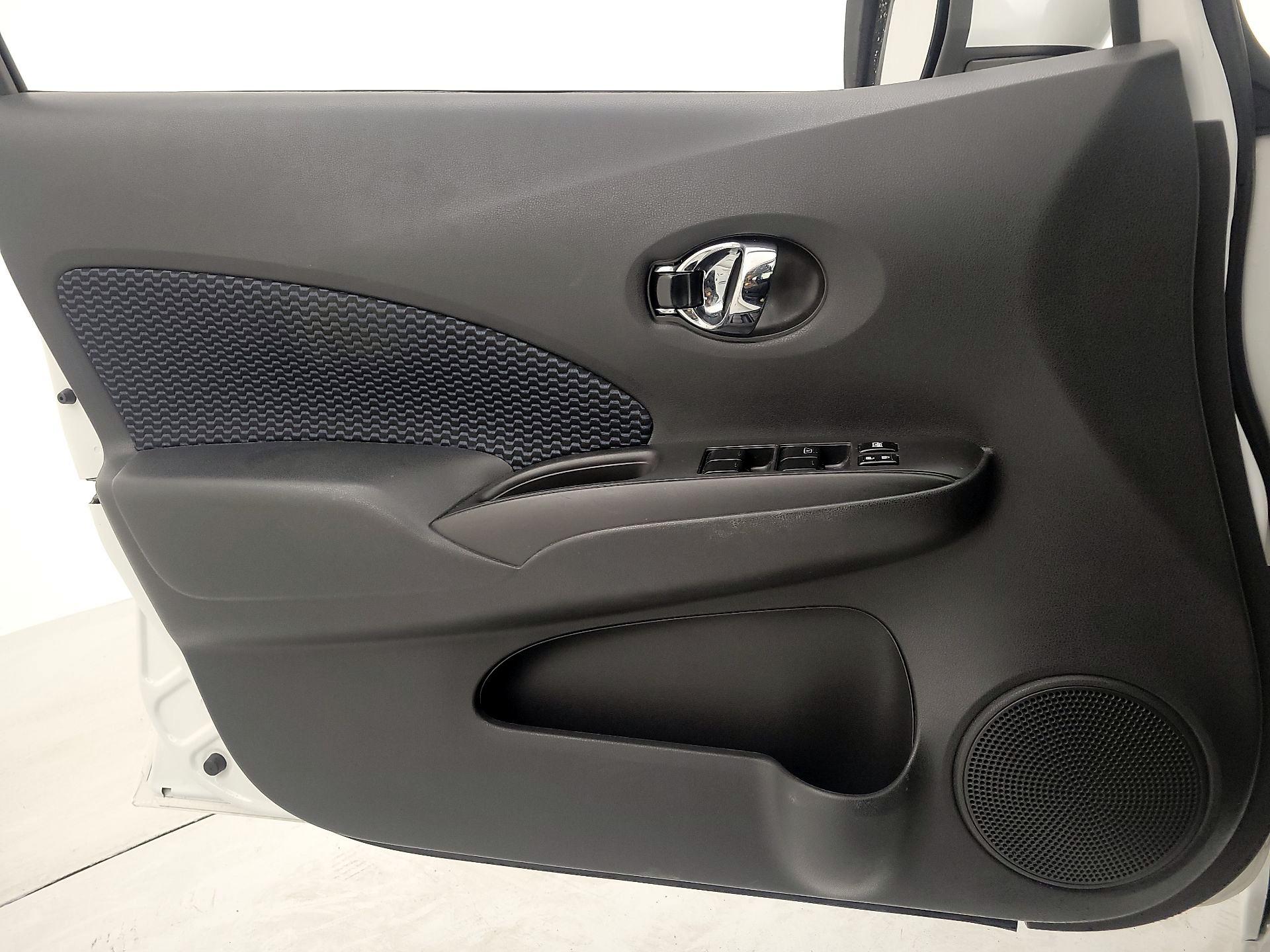 Thumbnail: 2015 Nissan Versa Note - 12