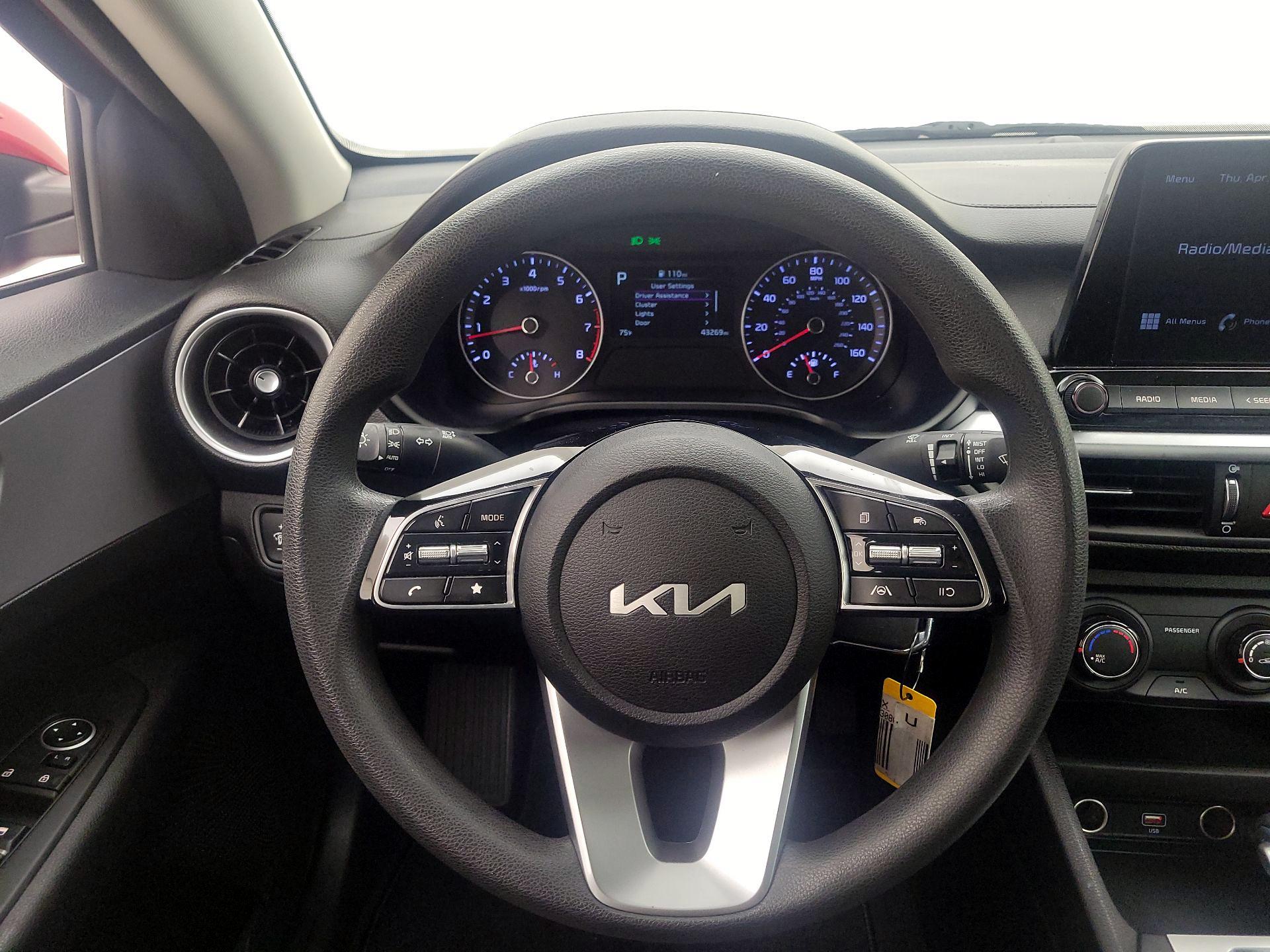 Thumbnail: 2022 Kia Forte - 10