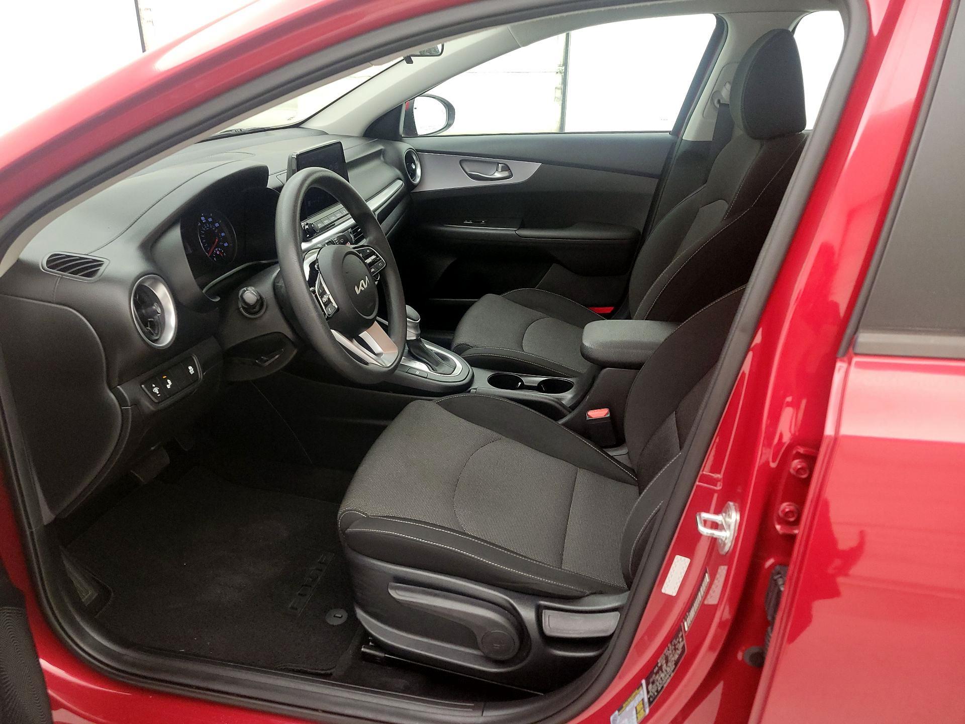 Thumbnail: 2022 Kia Forte - 11