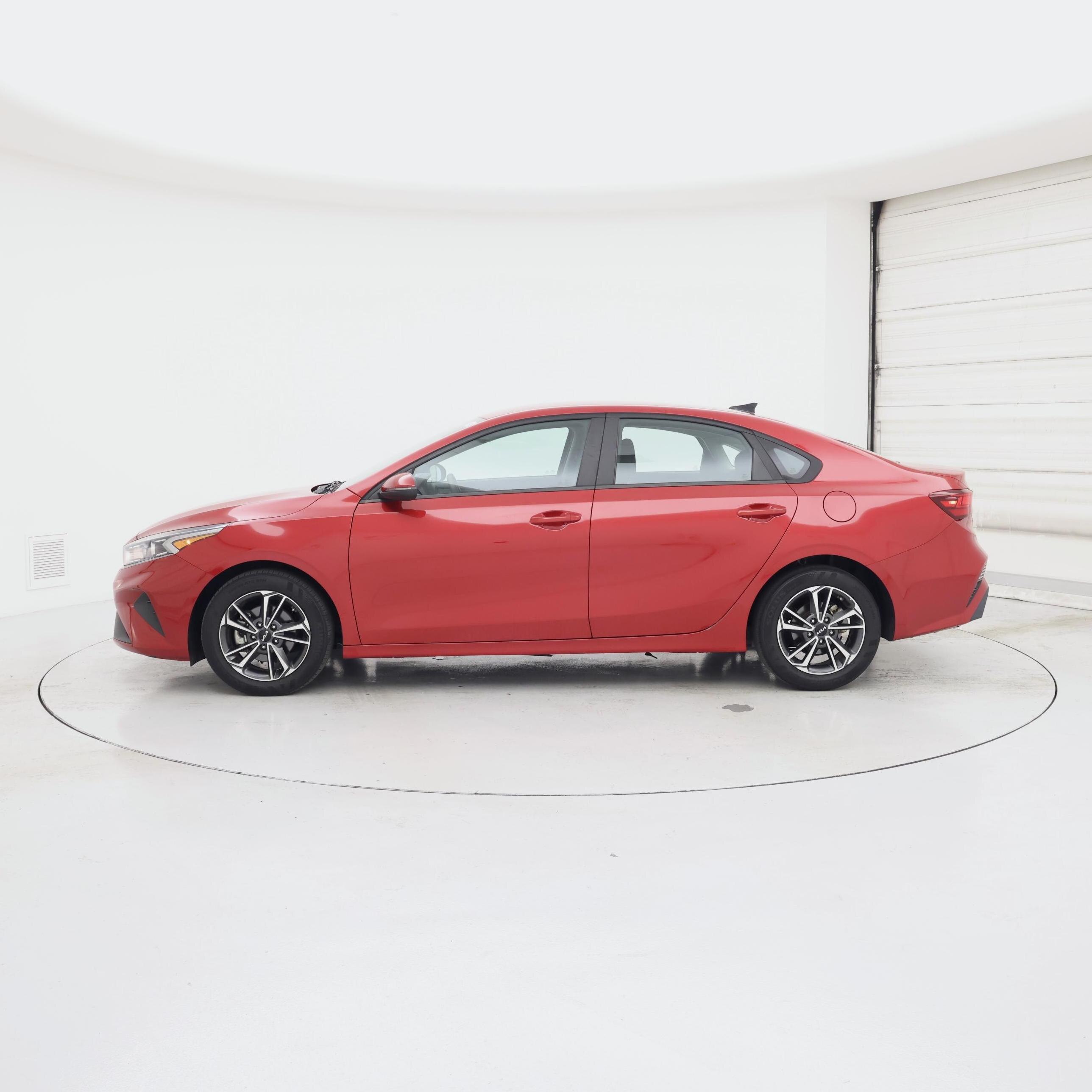 Thumbnail: 2022 Kia Forte - 3