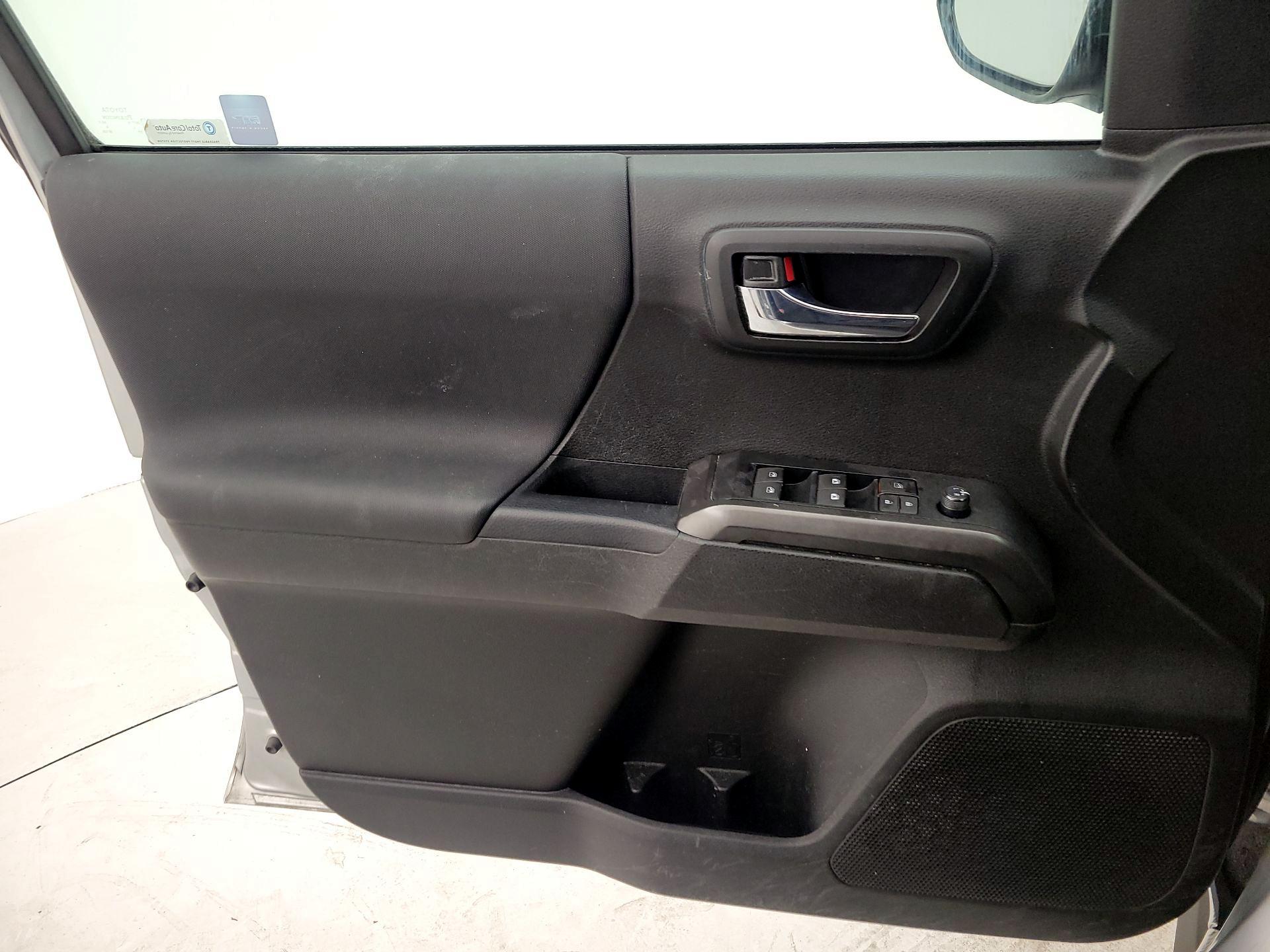 Thumbnail: 2022 Toyota Tacoma - 12