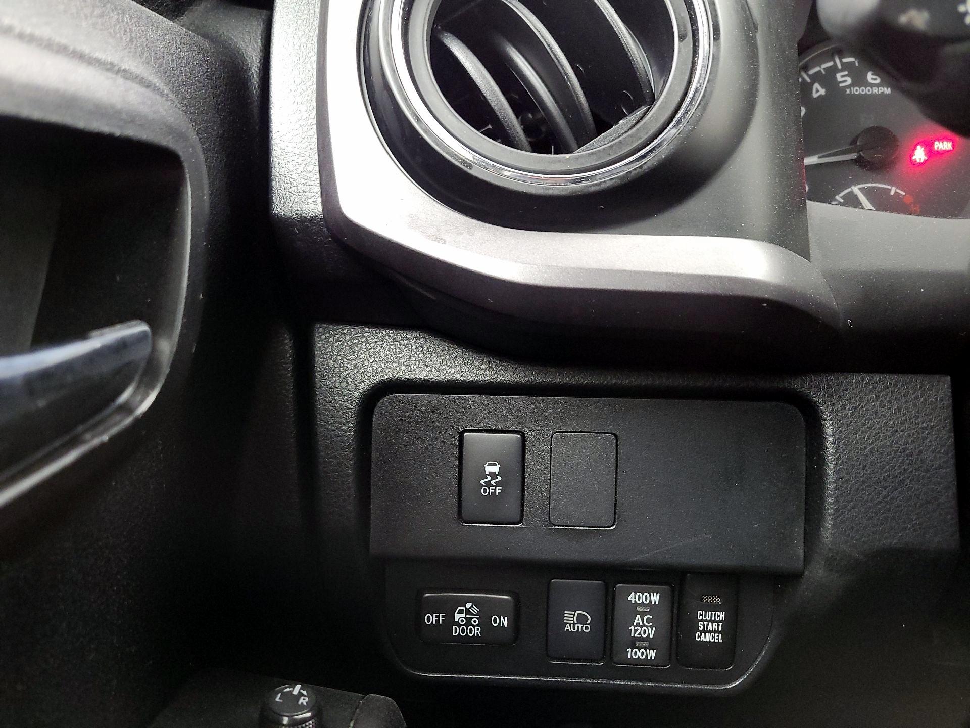 Thumbnail: 2022 Toyota Tacoma - 13